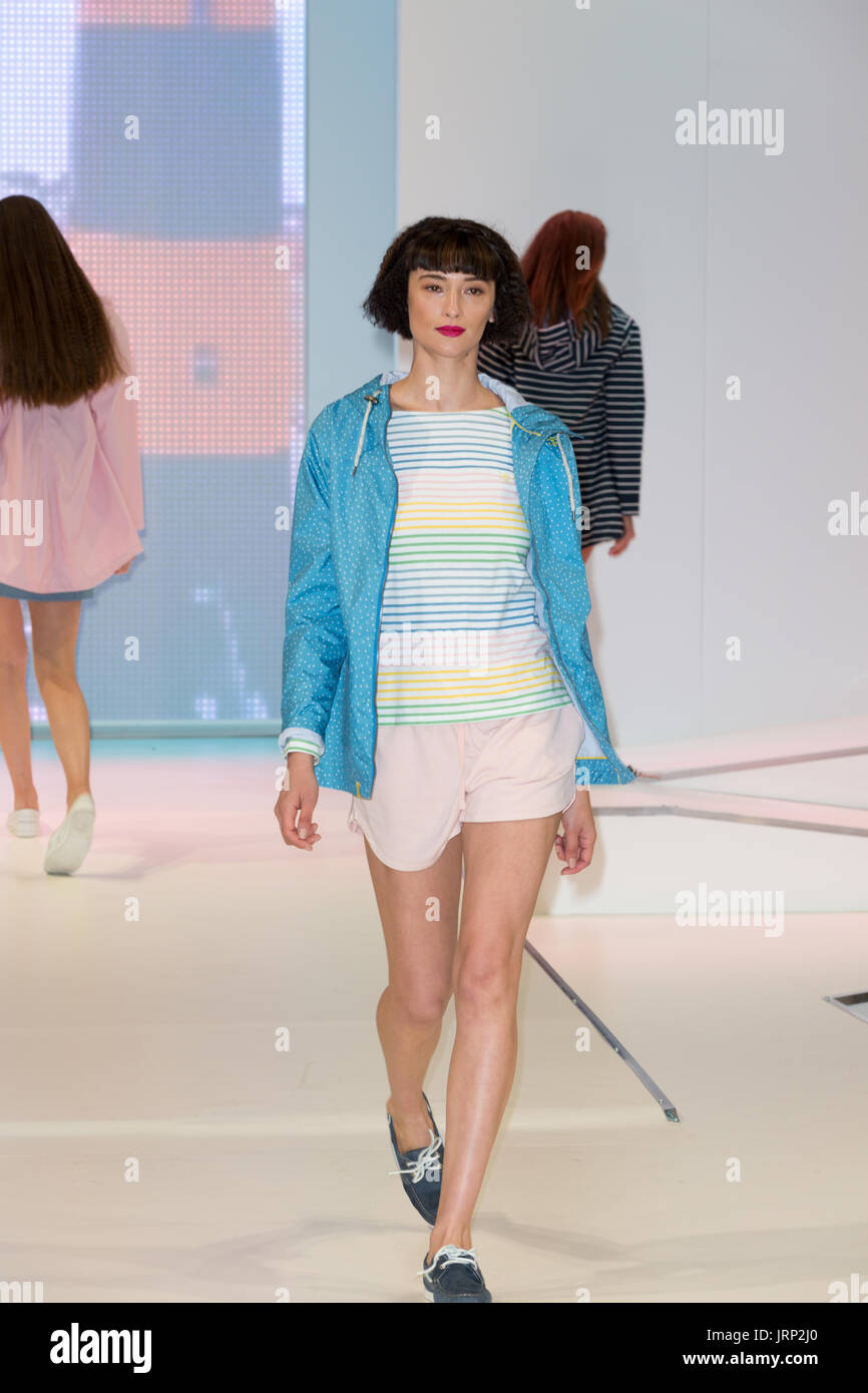 Birmingham, Vereinigtes Königreich. 6. August 2017. Leuchtturm Kleidung Geschenke Frühjahr Sommer 2018 auf Moda Fashion Show August 2017 an der Landesausstellung centre Birmingham Credit: Paul Hastie/Alamy Live News Stockfoto