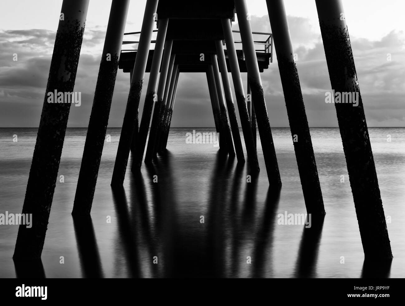 Schwarze und Weiße Jetty Pier Stockfoto