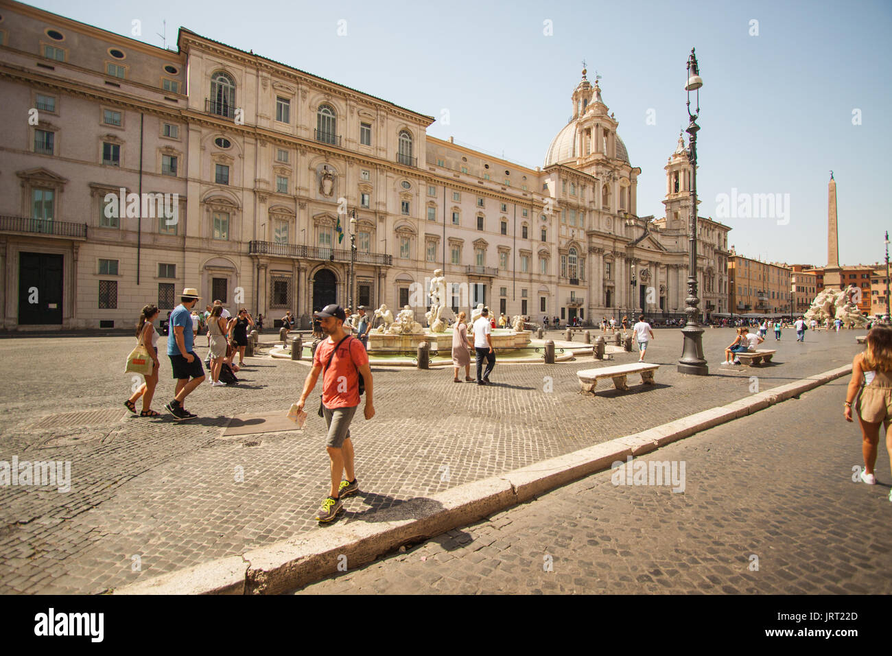 Touristes in der Piazza Navona, Rom, Latium, Italien, Europa Stockfoto