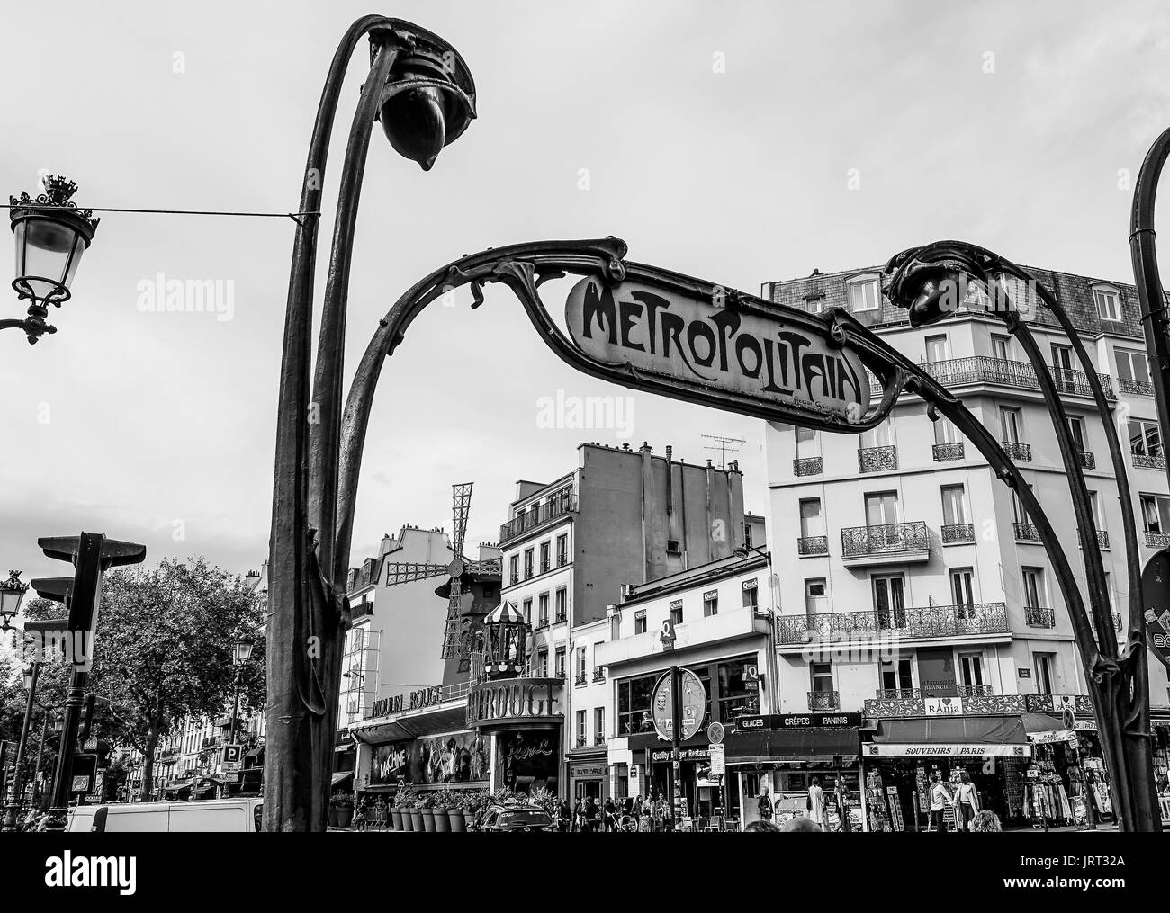 U-Bahnhof Blanche im Moulin Rouge in Paris - Paris/Frankreich - 24. SEPTEMBER 2017 Stockfoto