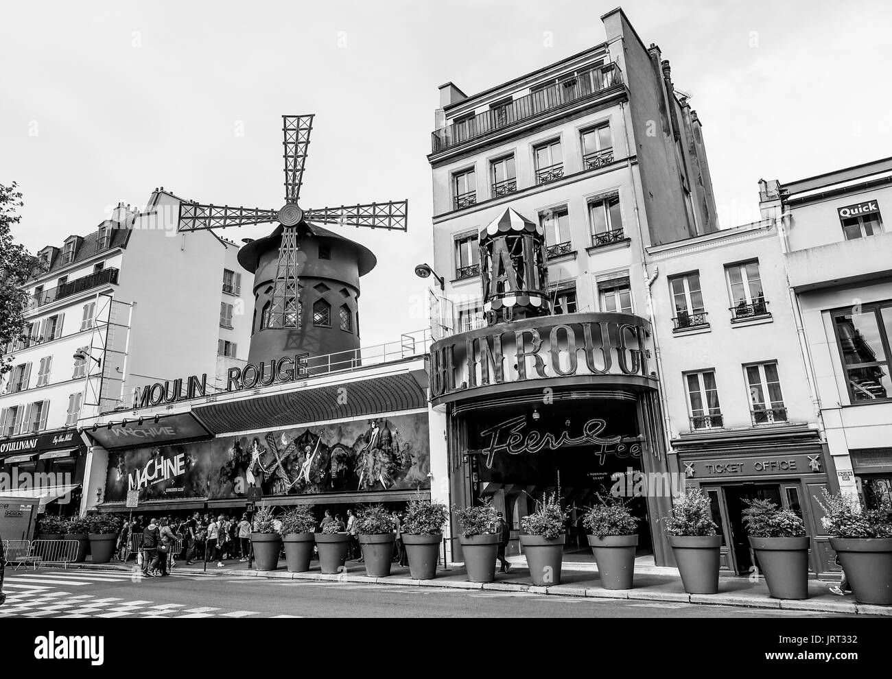Das berühmte Moulin Rouge Cabaret Veranstaltungsort in Paris - Paris/Frankreich - 24. SEPTEMBER 2017 Stockfoto
