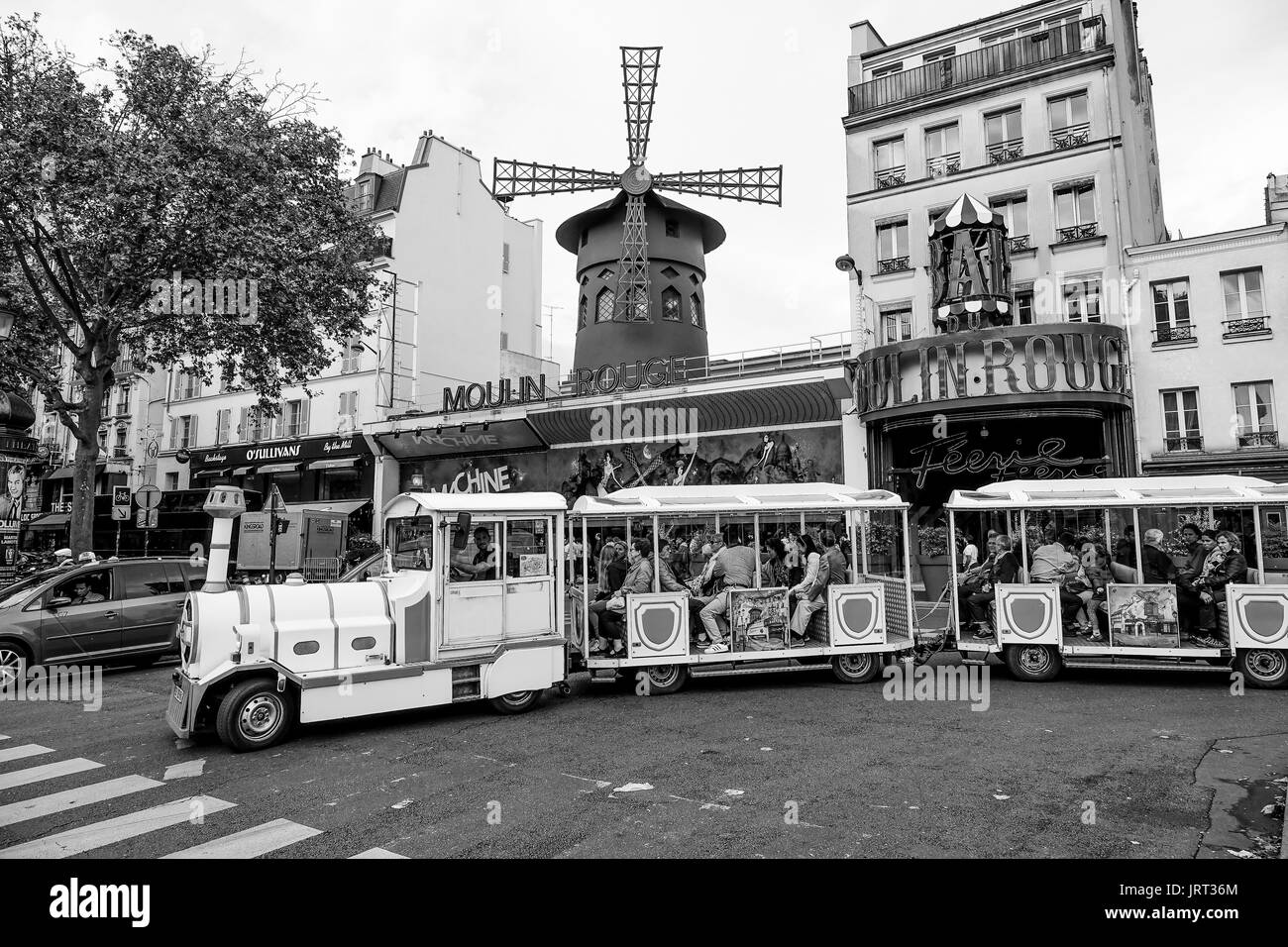 Montmartre Sightseeing Zug im Moulin Rouge - PARIS/FRANKREICH - 24. SEPTEMBER 2017 Stockfoto