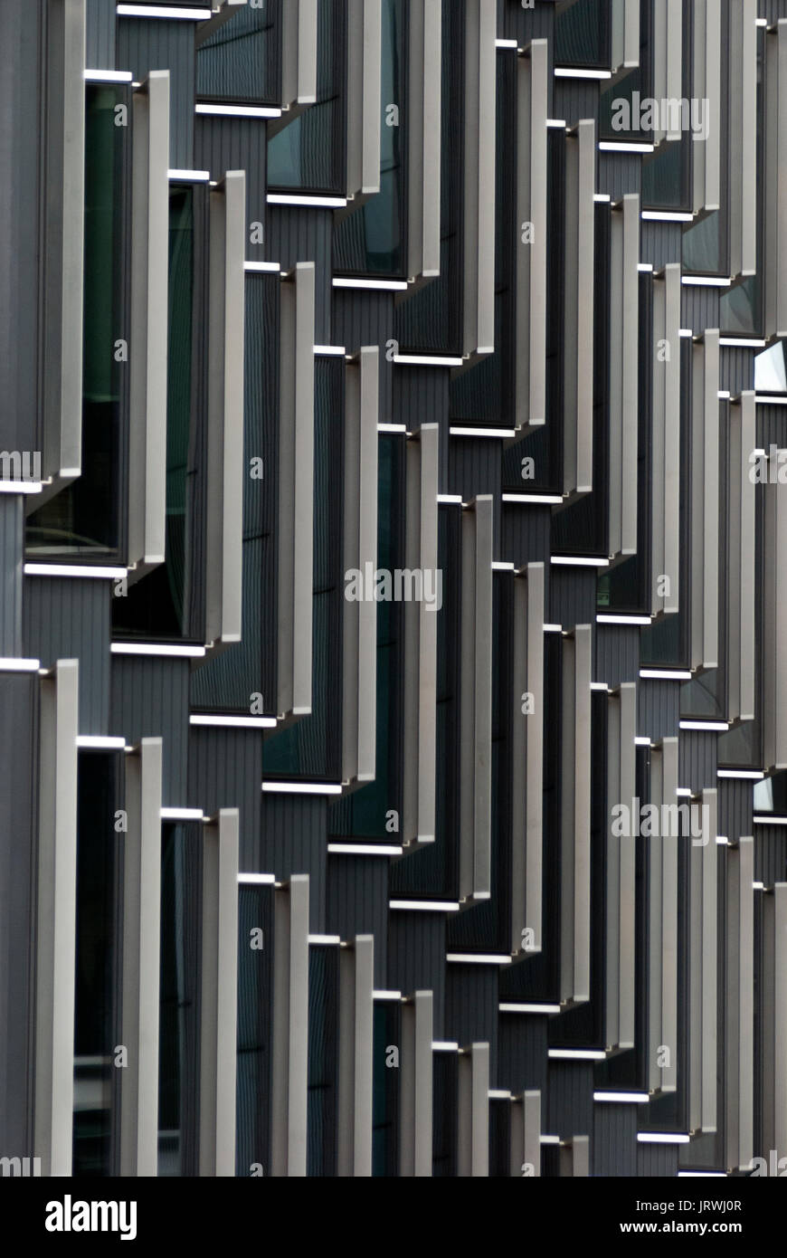 Abstrakte Gebäudestruktur, Fensterpaneele, Architektur Stockfoto