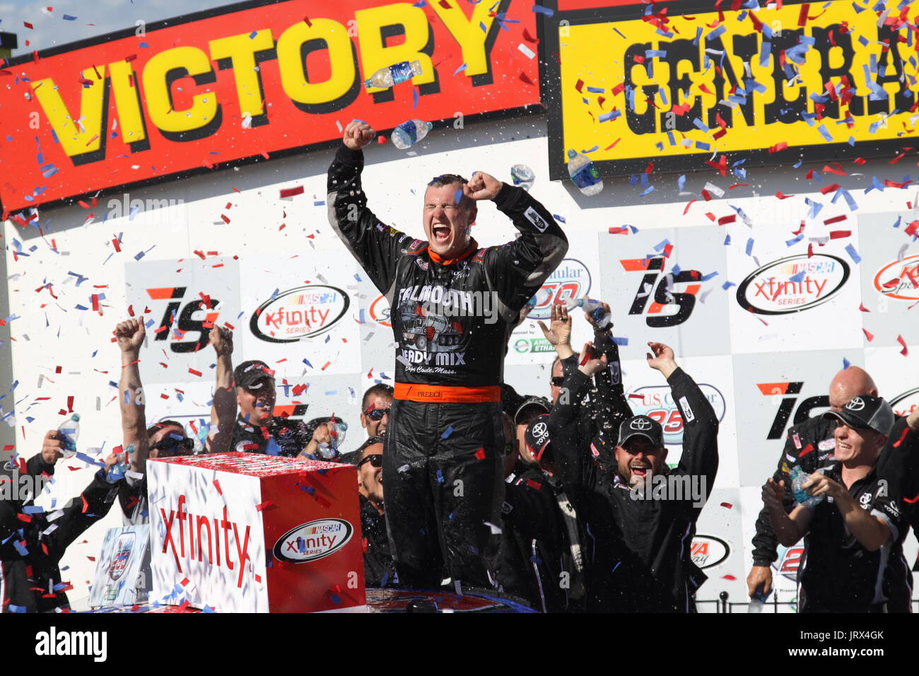 Ryan Preece gewinnt das Xfinity Race, Iowa Speedway 2017. Victory Circle Feier NASDARWinnerin! Hodag Media Stockfoto