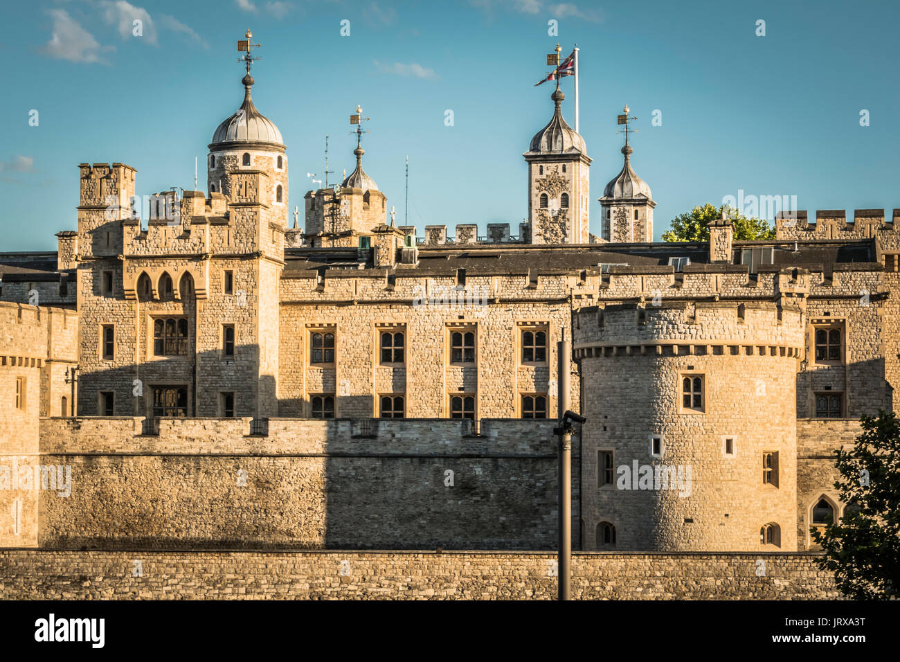 Der Weiße Turm und dem Tower von London, England, Großbritannien Stockfoto