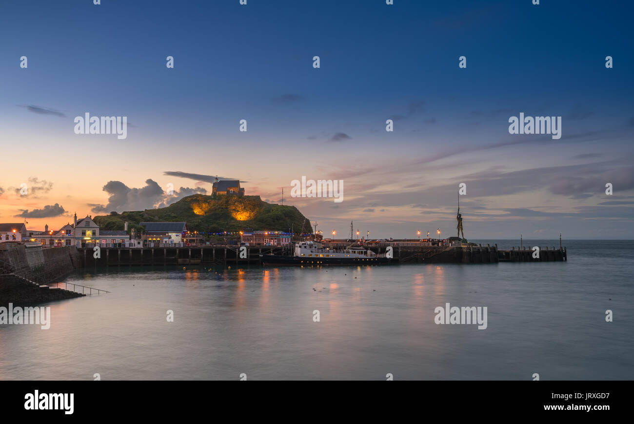 Sonnenuntergang über dem touristischen Stadt von Ilfracombe in Devon Stockfoto