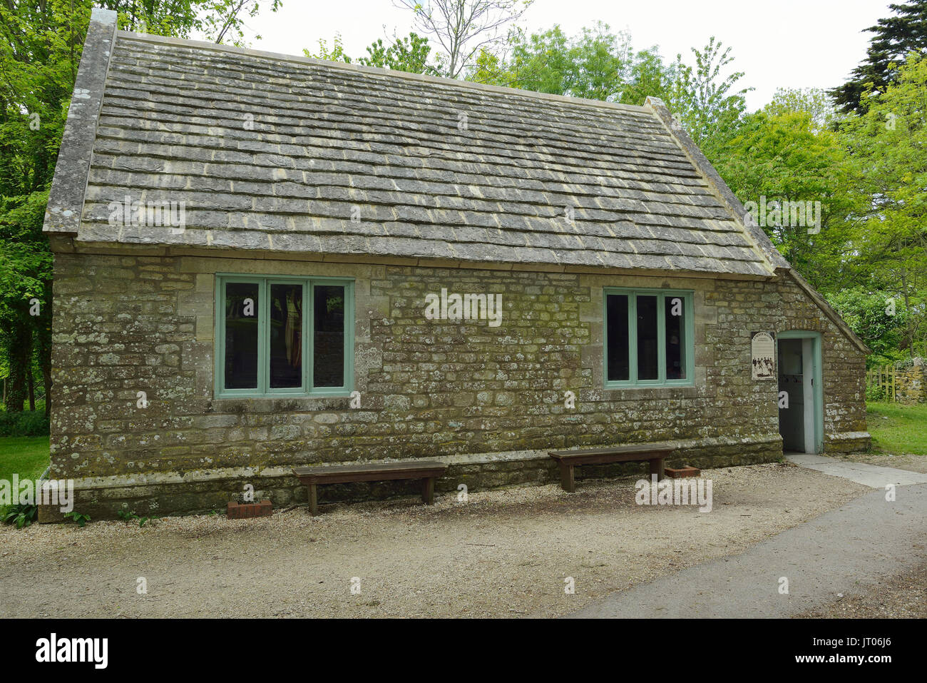 Schule Zimmer, Tyneham, Dorset Aufgegeben 1943 Jetzt als Ausstellung wiederhergestellt Stockfoto