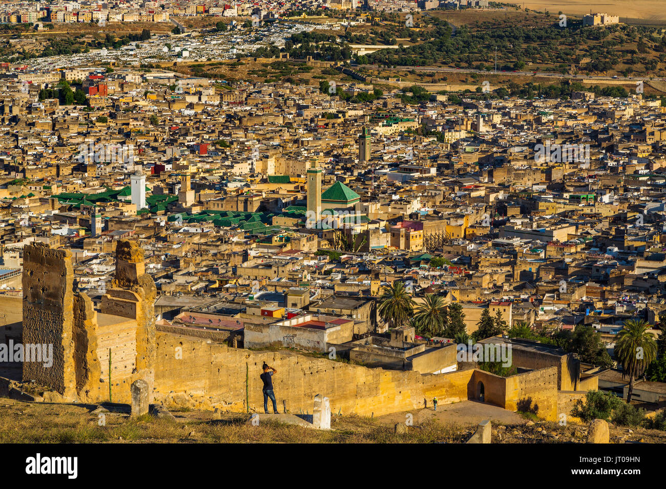 Landschaft, Panoramaaussicht, alte Stadtmauer, Souk Medina von Fes, Fes el Bali. Marokko, Maghreb Nordafrika Stockfoto