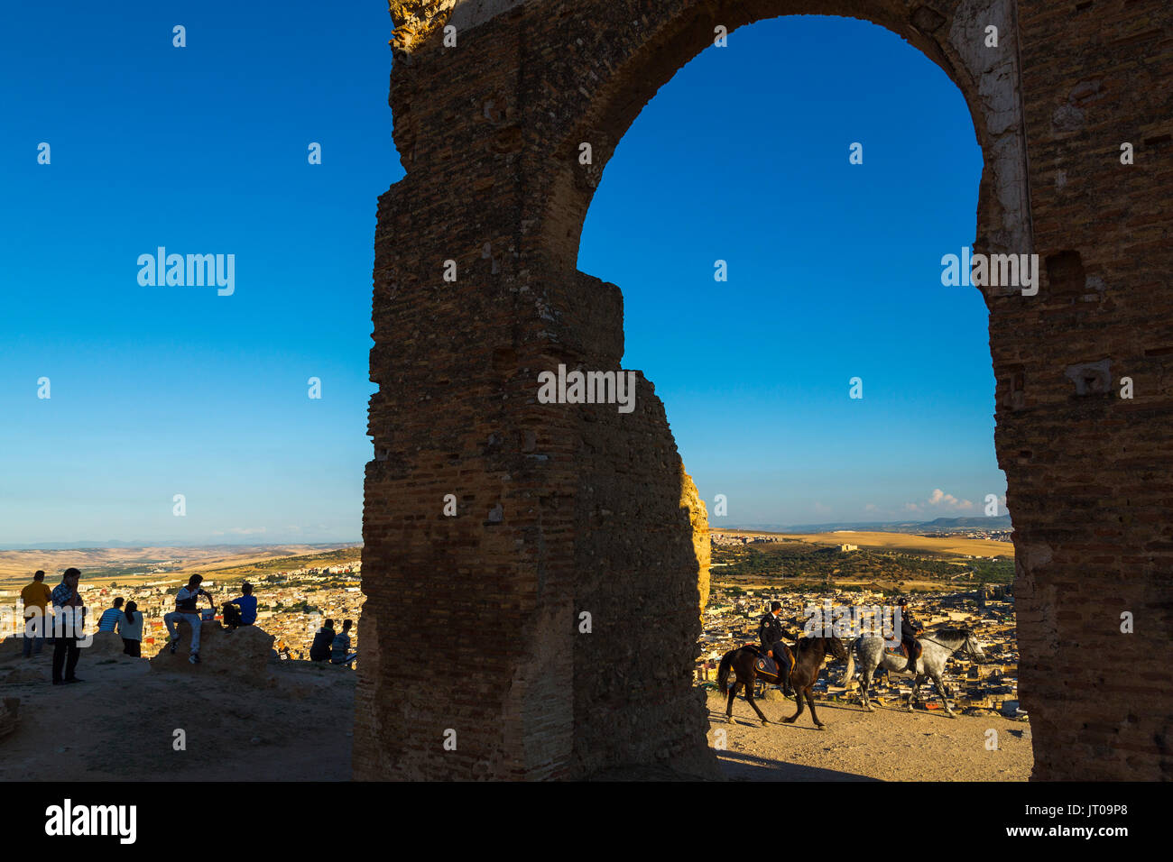 Landschaft, Panoramaaussicht, alte Stadtmauer, Souk Medina von Fes, Fes el Bali. Marokko, Maghreb Nordafrika Stockfoto