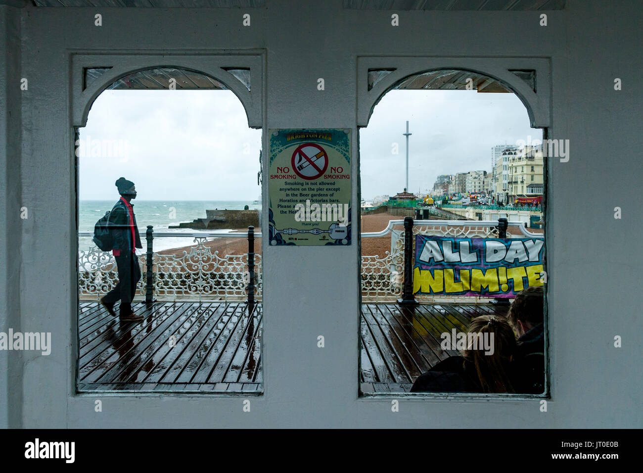 Die Brighton Palace Pier an einem regnerischen Tag, Brighton, Sussex, UK Stockfoto