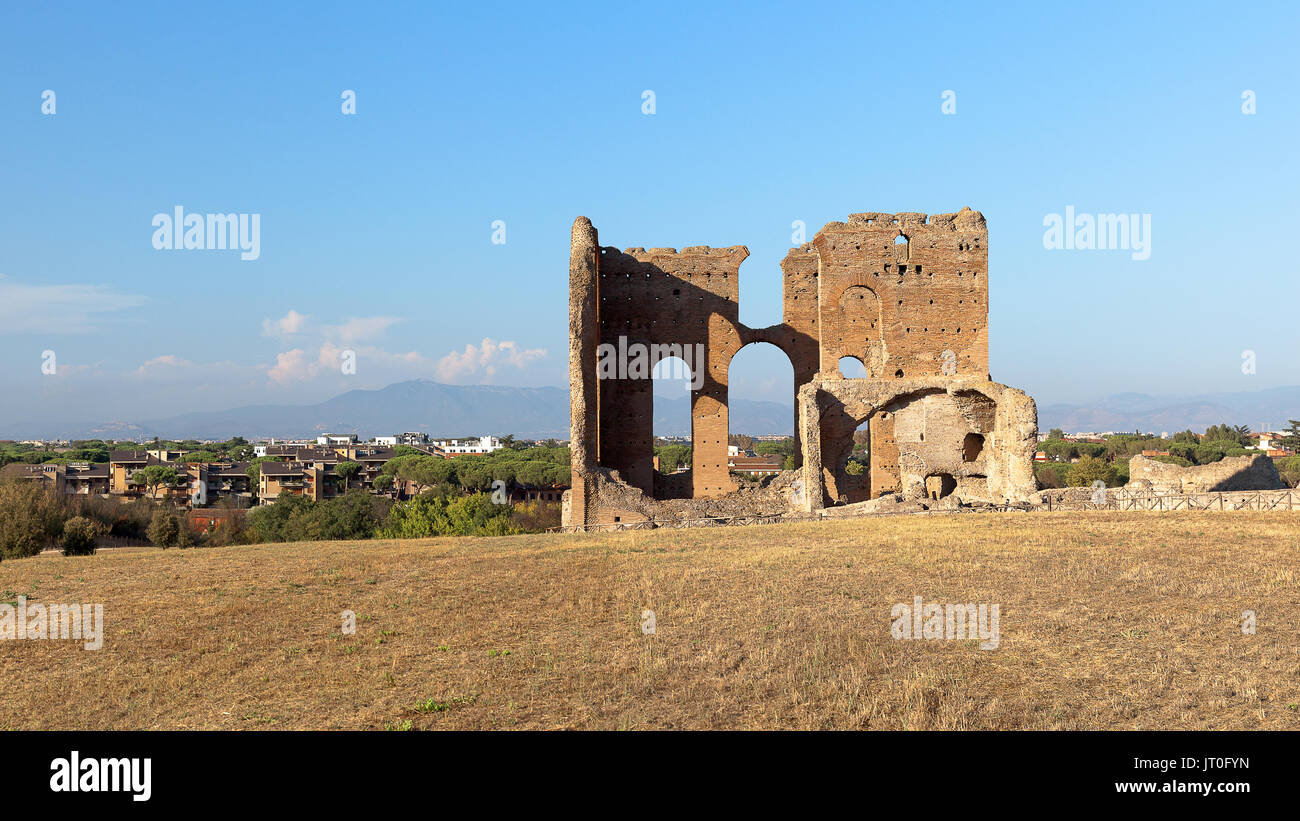 Berühmte Villa dei Quintili, archäologische Stätte von Rom. Römische Villa aus der ersten Hälfte des zweiten Jahrhunderts. Stockfoto