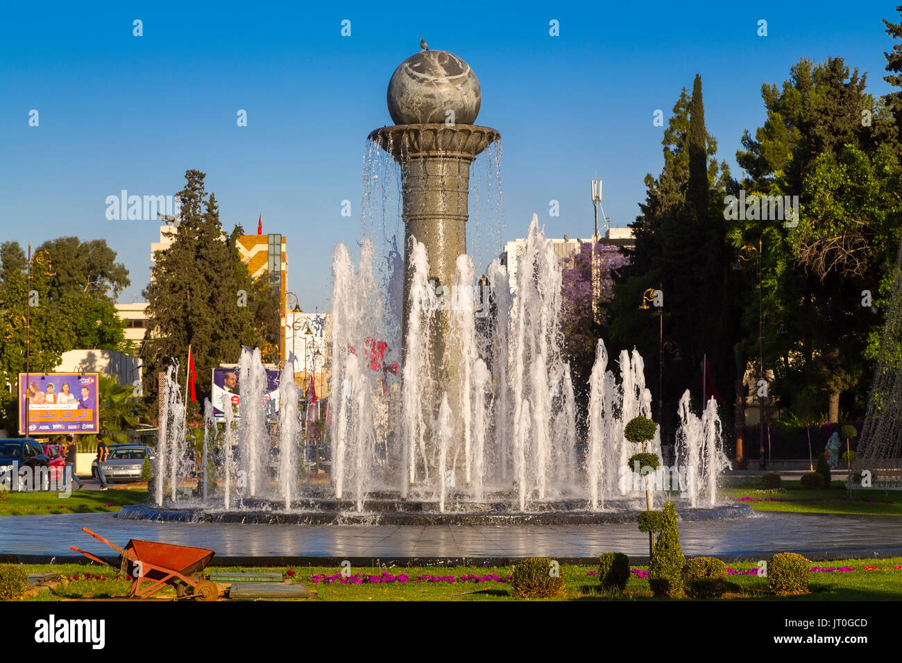 Hassan II Avenue Quelle, moderne Stadt von Fes, Fes el Bali. Marokko, Maghreb Nordafrika Stockfoto