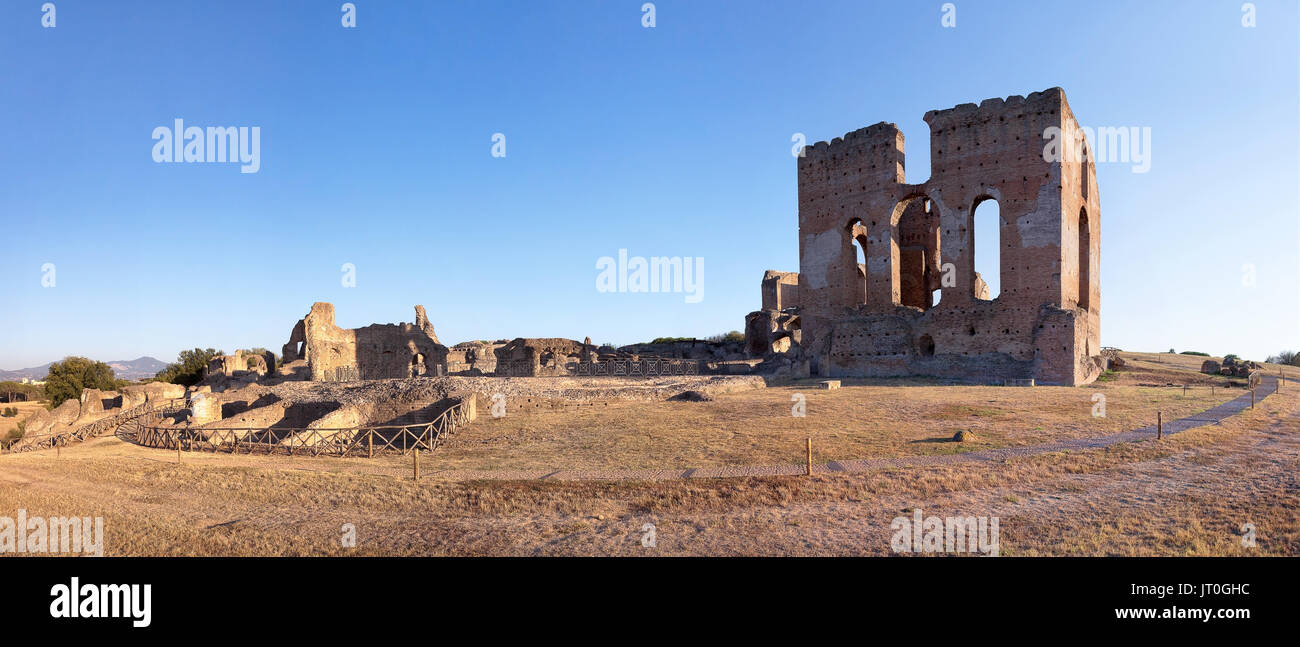 Berühmte Villa dei Quintili, archäologische Stätte von Rom. Römische Villa aus der ersten Hälfte des zweiten Jahrhunderts. Stockfoto