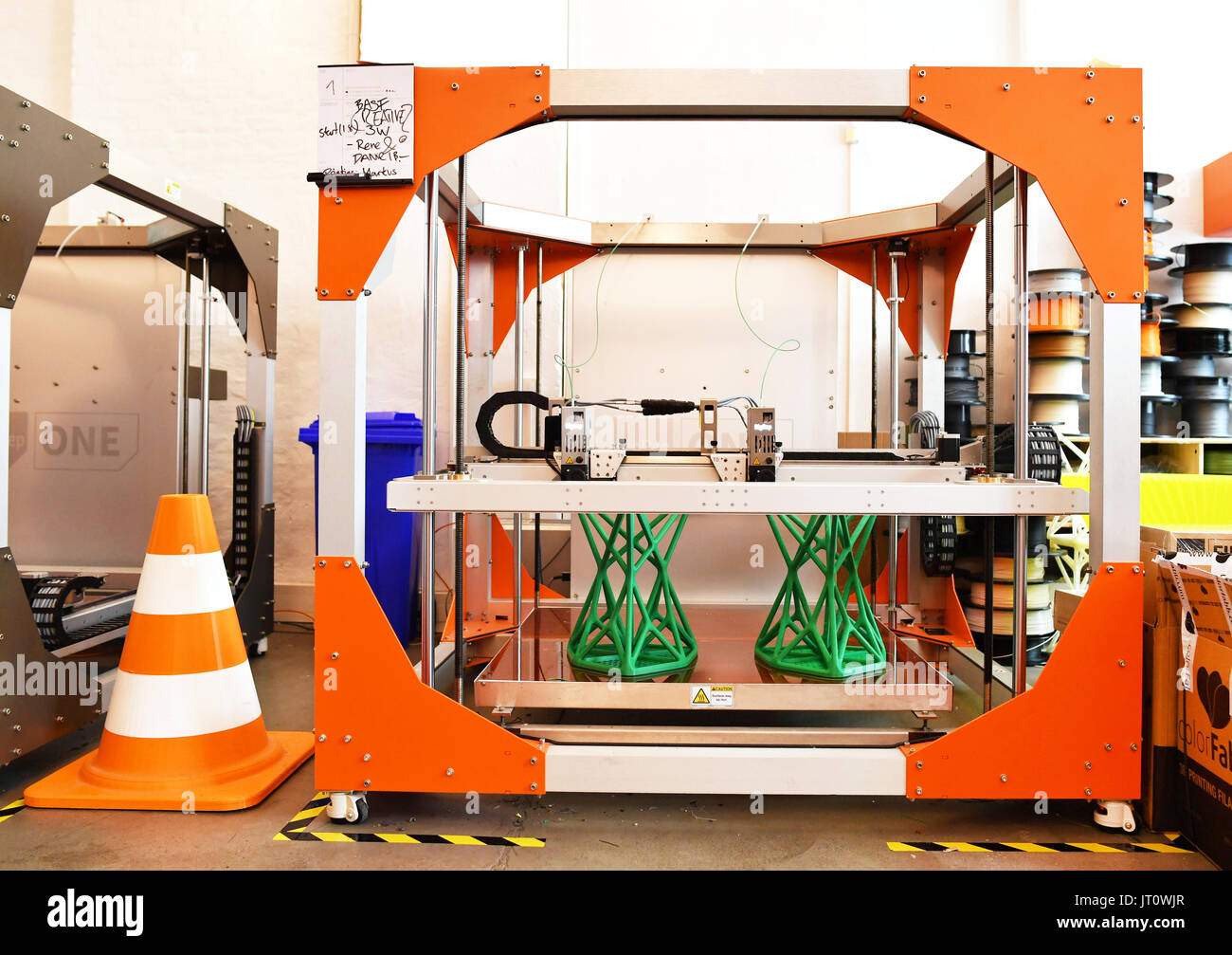 Berlin, Deutschland. 2. August 2017. Ein groß angelegte 3D-Drucker auf der  Start-up-BigRep in Berlin, Deutschland, 2. August 2017 zu sehen. Die  Inbetriebnahme ist das führende Markt- und Unternehmen für große, serielle  3D-Drucker.