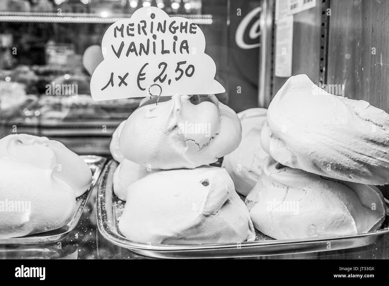 Sweet Sugar Cookies Meringhe zum Verkauf in Venedig - Venedig, Italien, 29. Juni 2016 Stockfoto