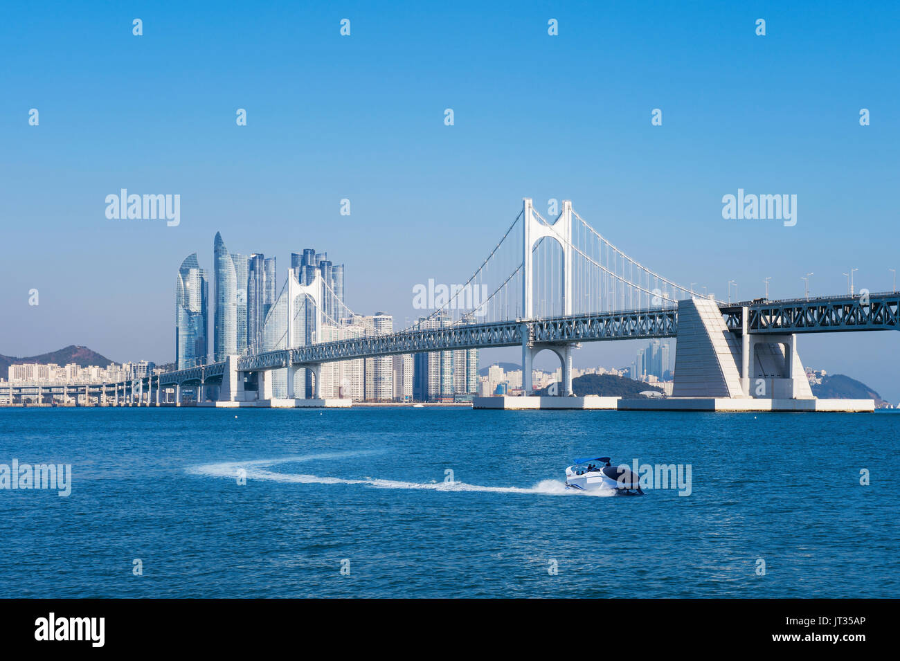 Gwangan Brücke und Haeundae in Busan, Korea Stockfoto