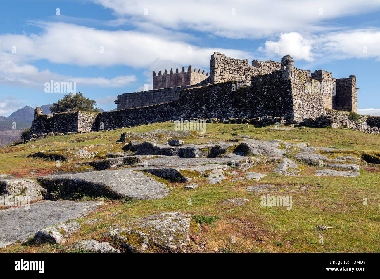 Lindoso Schloss im Dorf Lindoso im Parque Nacional da peneda-geres im Norden Portugals. Stockfoto
