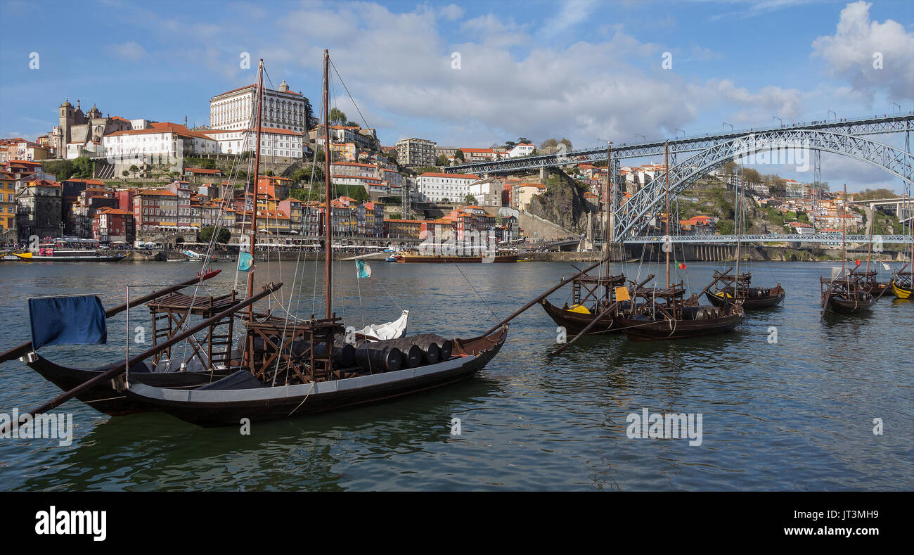 Die Stadt Porto (oder Porto) in Portugal. Porto ist eine der ältesten europäischen Häfen, und das historische Zentrum verkündet wurde einen UNESCO-Welterbe-b Stockfoto