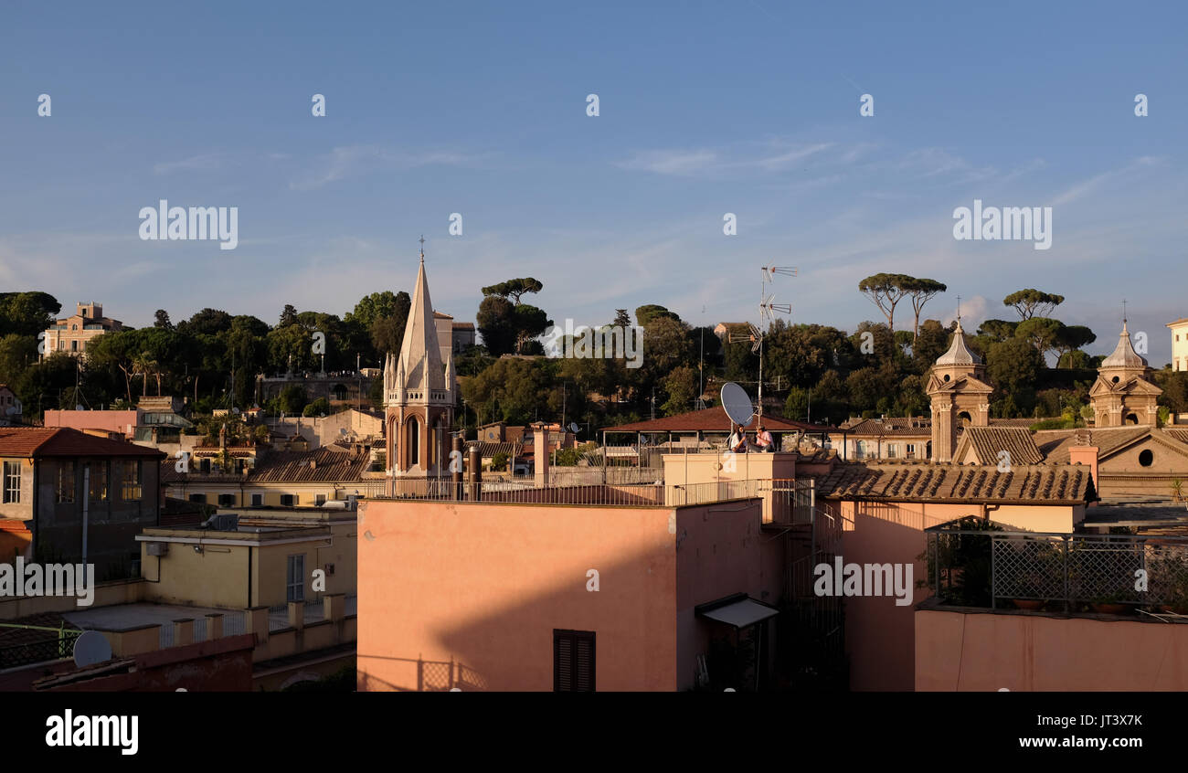 Rom, Italien, Juli 2017 - Dachterrasse mit Blick über die Tridente Bezirk Stockfoto