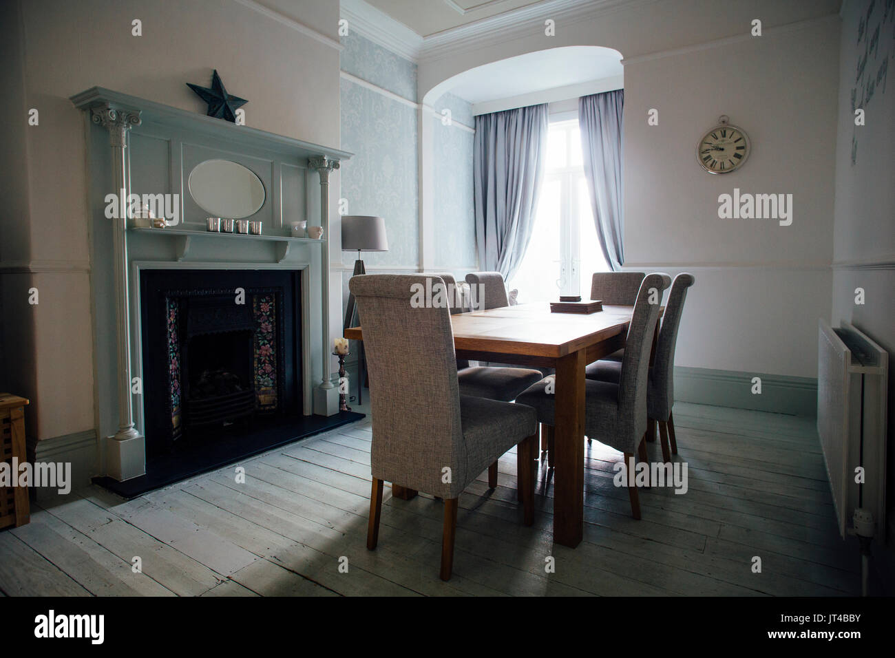 Horizontale Schuß eines leeren Speisesaal. Stockfoto