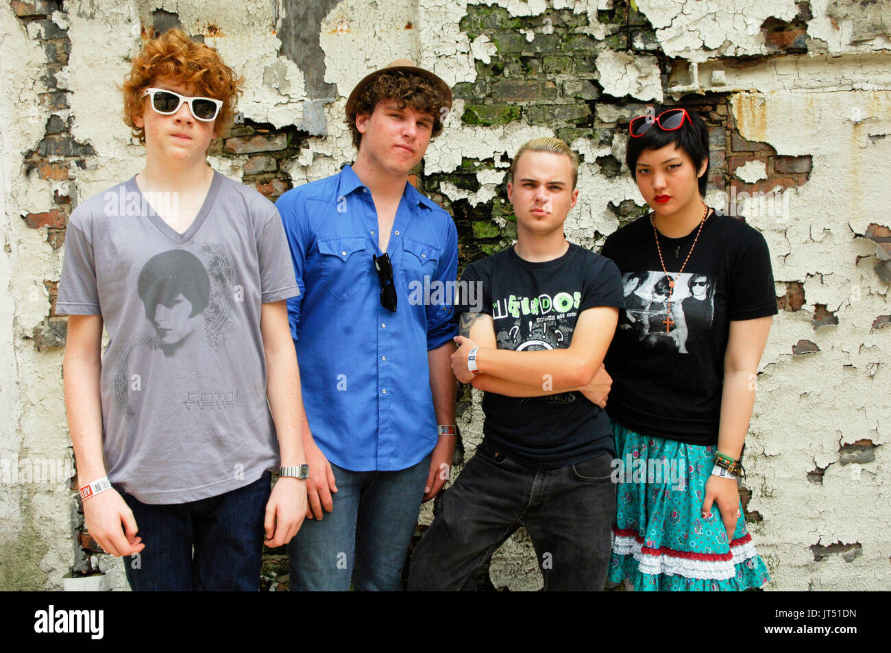 Exklusive Porträts Max 'Maxi Pad' Kuehn: Drums,Backing Vocals,Elvis Kuehn: Lead Guitar,Backing Vocals,Richie Slick: Lead Vocals,Rhythm Guitar,Paulene: Bass,Backing Vocals Punk-Rock Band diffs Chicago,IL Stockfoto