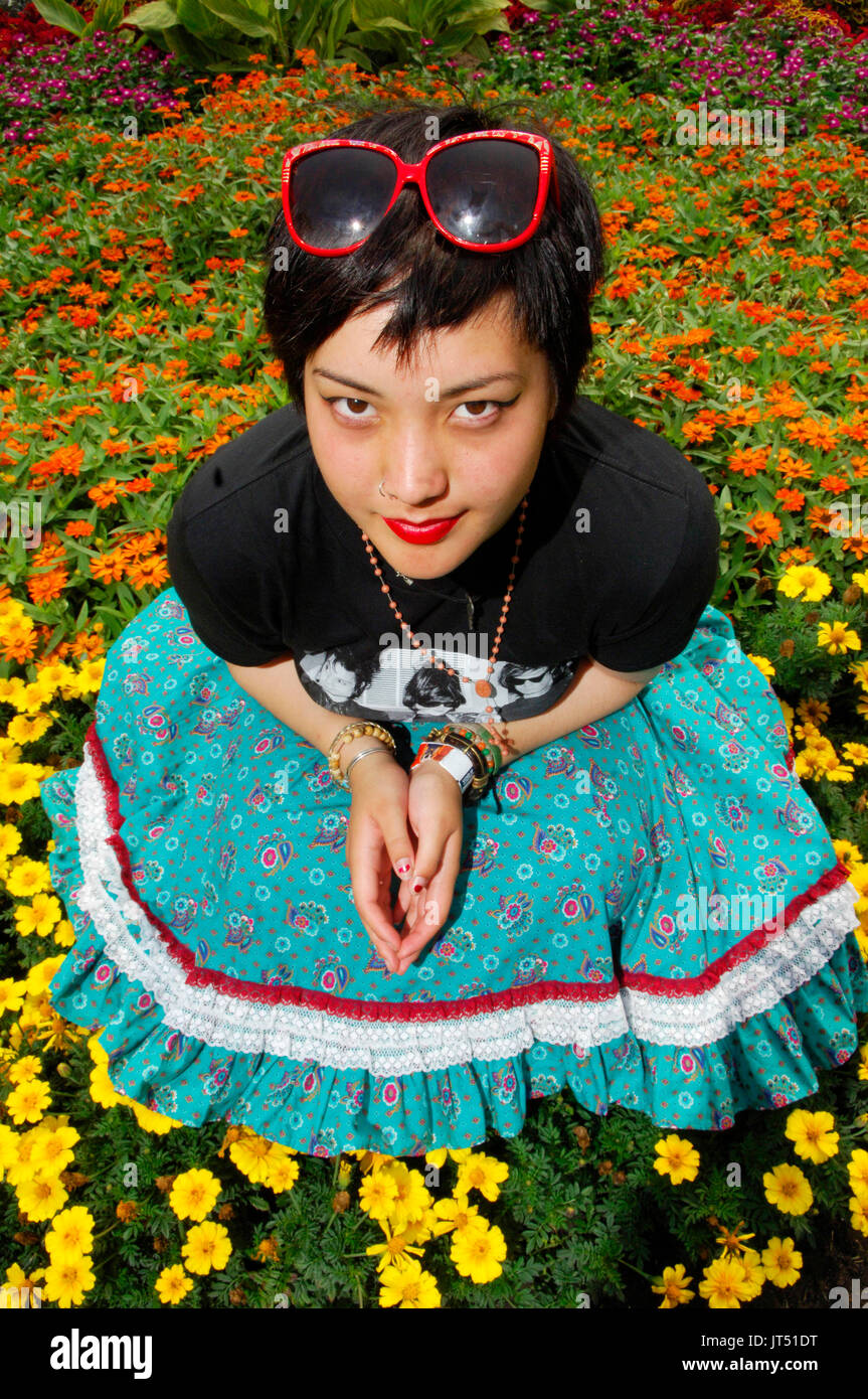 Exklusive Porträts Paulene: Bass, Backing Vocals punk-rock Band Diffs Chicago, IL Stockfoto