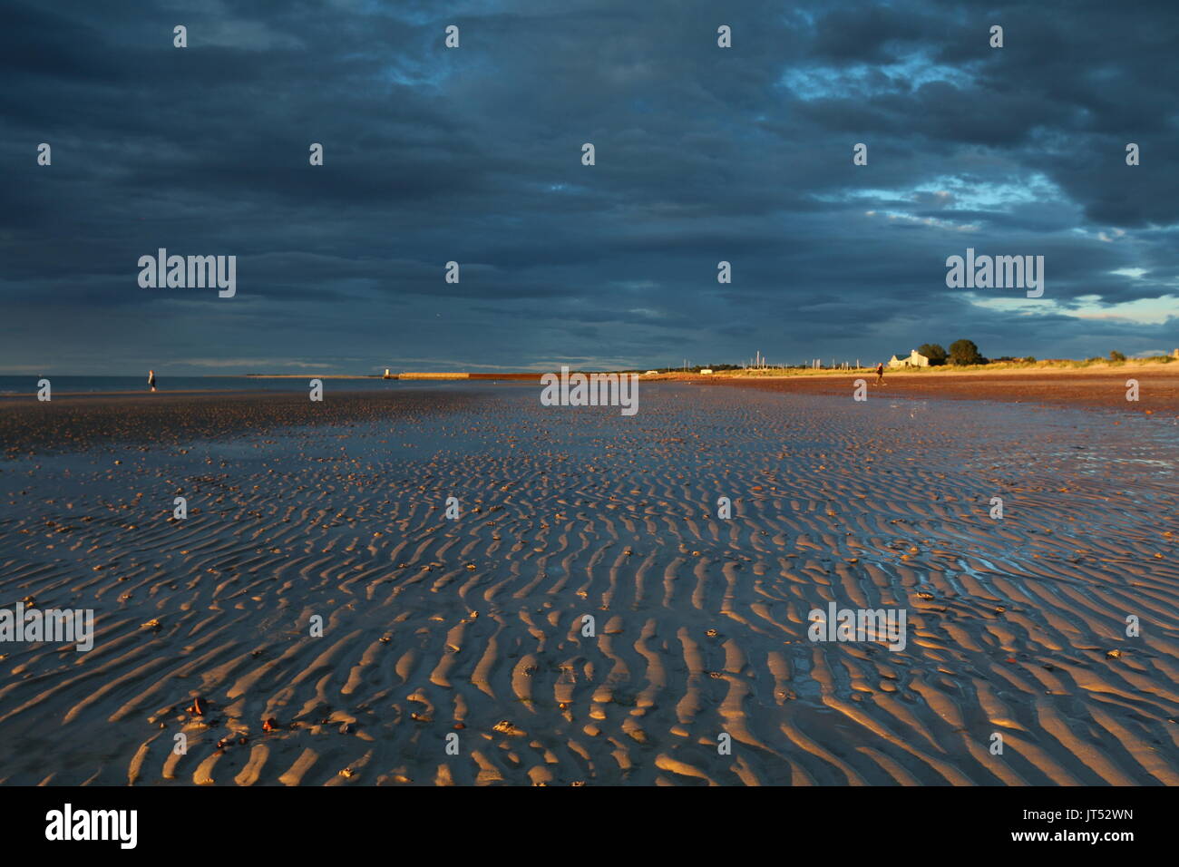 Nairn Strand bei Sonnenuntergang, bei Ebbe Stockfoto