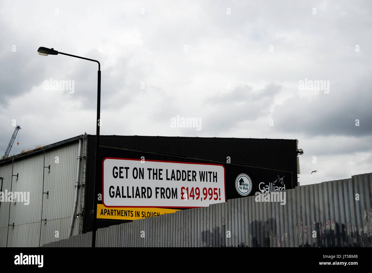 Hackney Wick. Anzeige für Häuser für Verkauf zu einem günstigeren Preis, € 149.000, als in Hackney, aber in Slough Stockfoto