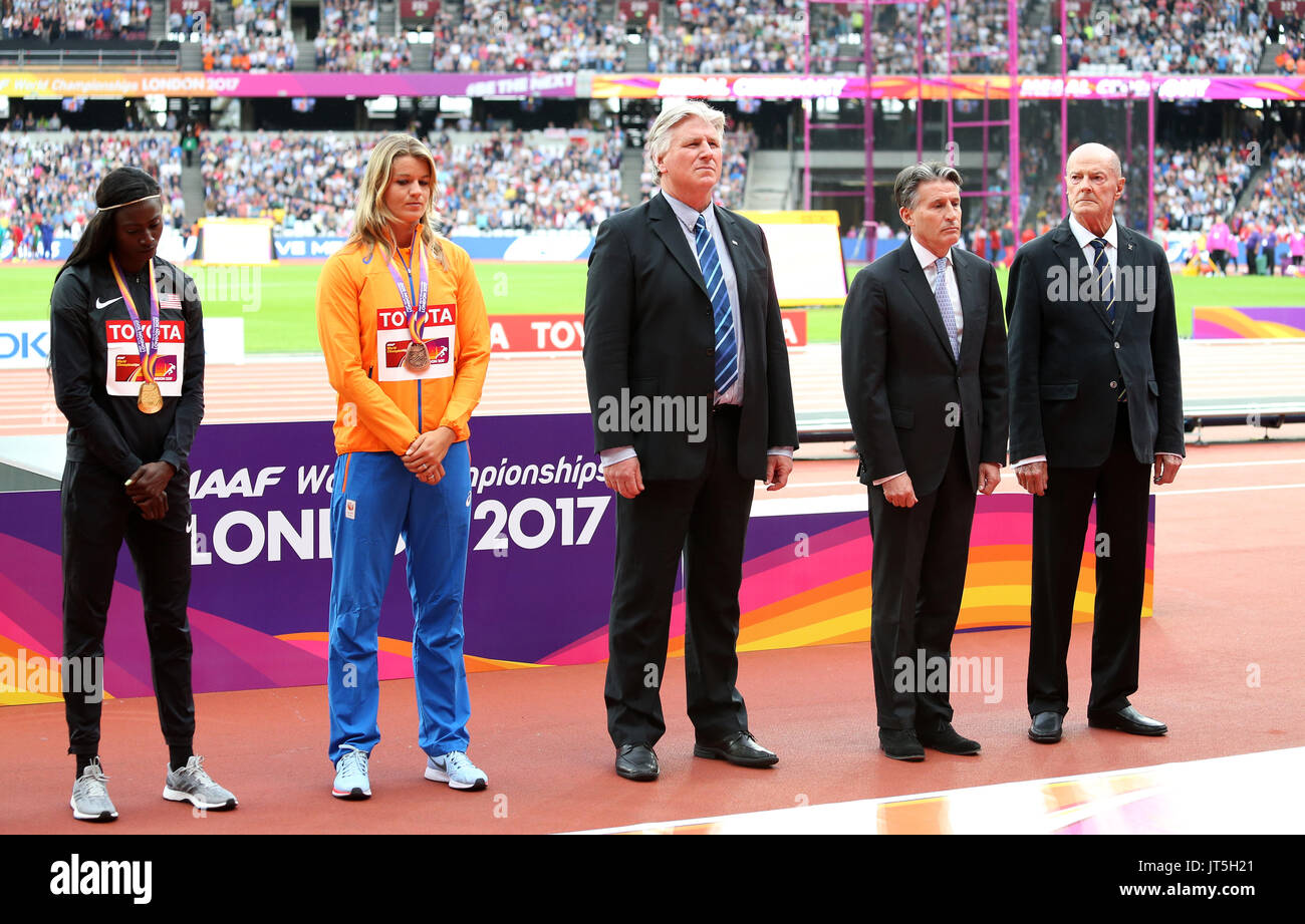 IAAF Präsident Lord Sebastian Coe während einer Minuten Stille für Olympian Betty Cuthbert tagsüber vier der IAAF Weltmeisterschaften 2017 im London Stadium. Stockfoto