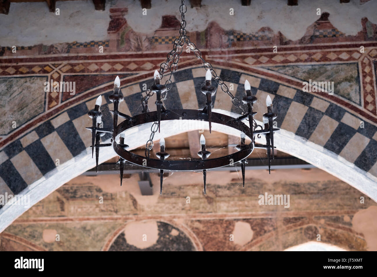 Cassano d'Adda (Mailand, Lombardei, Italien): Das historische Schloss. Kronleuchter Stockfoto