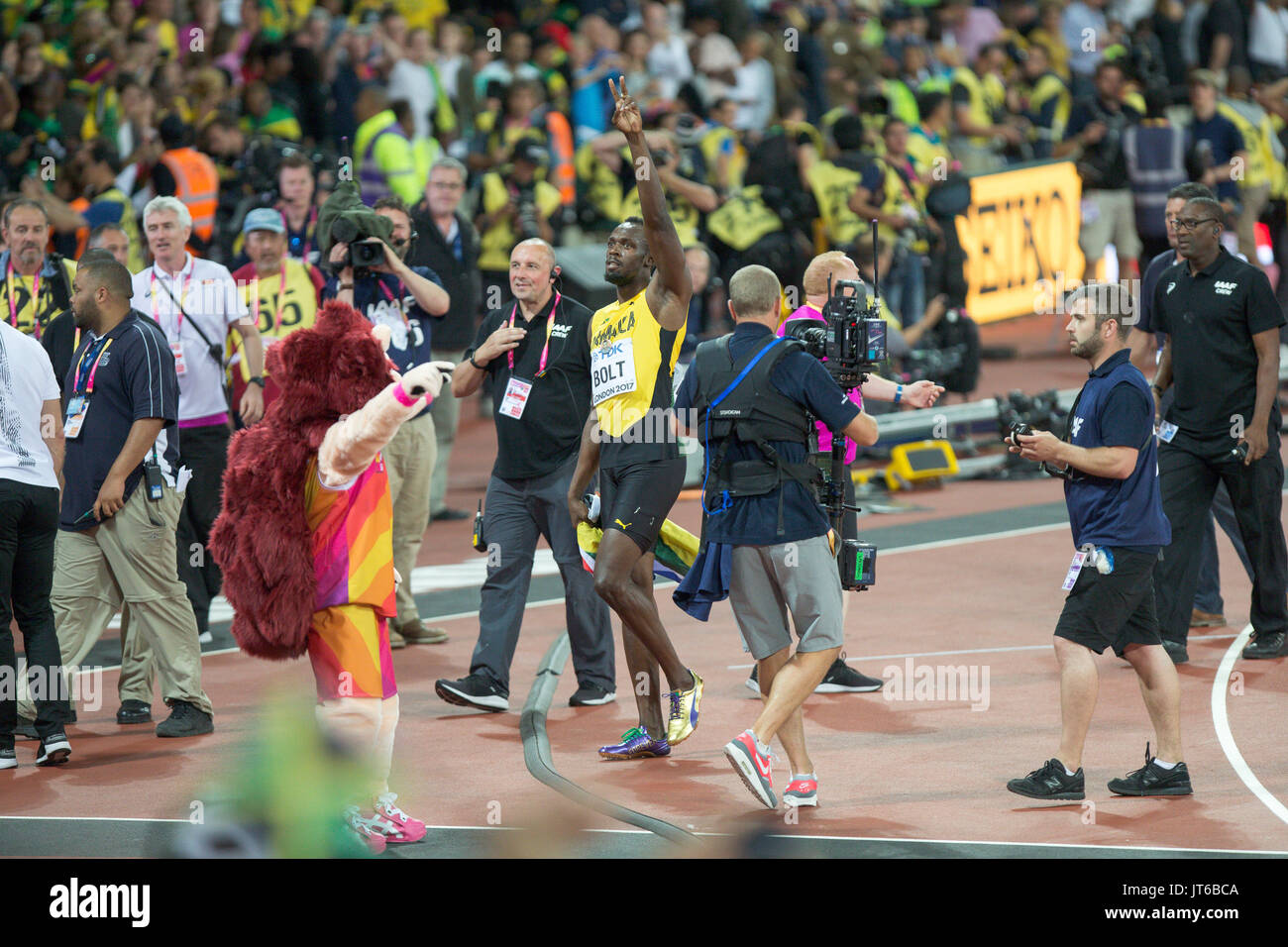 LONDON, ENGLAND - 05. August: Usain Bolt aus Jamaika nach seinem dritten Platz bei den Herren 100 Meter Finale während der Tag zwei des 16. IAAF Leichtathletik WM 2017 in London an der London Stadion am 5. August 2017 in London, Vereinigtes Königreich Stockfoto