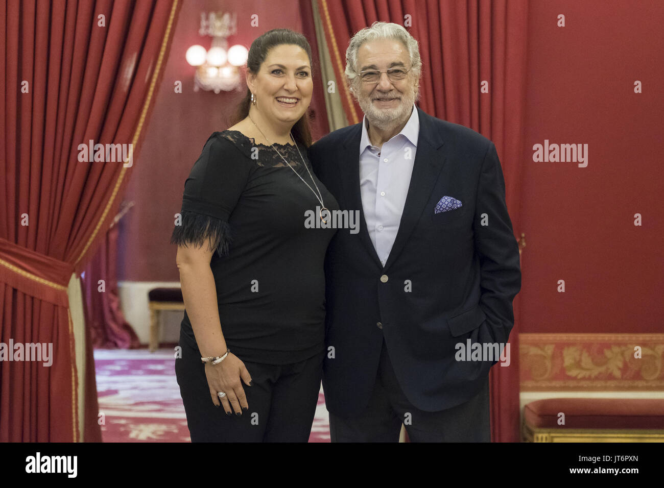 Spanische tenor Plácido Domingo und Italienische Sopranistin Anna Pirozzi eine Pressekonferenz 'Macbeth' der Oper von Giuseppe Verdi nach William Shakespeares Tragödie im Teatro Real bietet: Plácido Domingo, Anna Pirozzi Wo: Madrid, Spanien Wann: 07 Aug 2017 Quelle: Oscar Gonzalez/WENN.com präsentieren zu besuchen Stockfoto