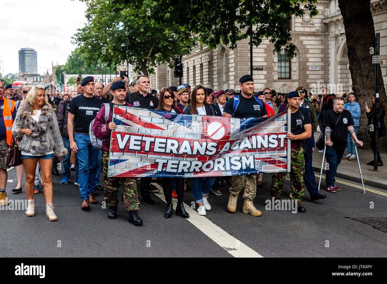 British Army Veterans März Downing Street zu fordern, dass die Regierung nicht mehr zur Bekämpfung des islamistischen Terrorismus, Whitehall, London, UK Stockfoto