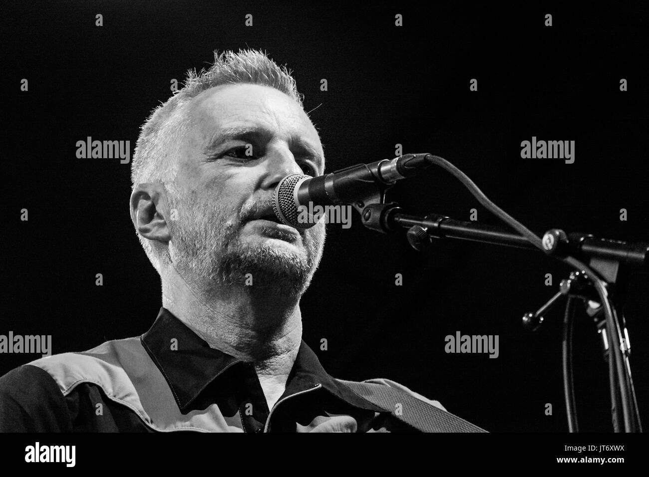 Mailand, Italien. 5. August 2017. Billy Bragg präsentiert sein neuesten Album "Shine a Light" während einer live-Performance. Bildnachweis: Luca Quadrio/Alamy Live-Nachrichten Stockfoto