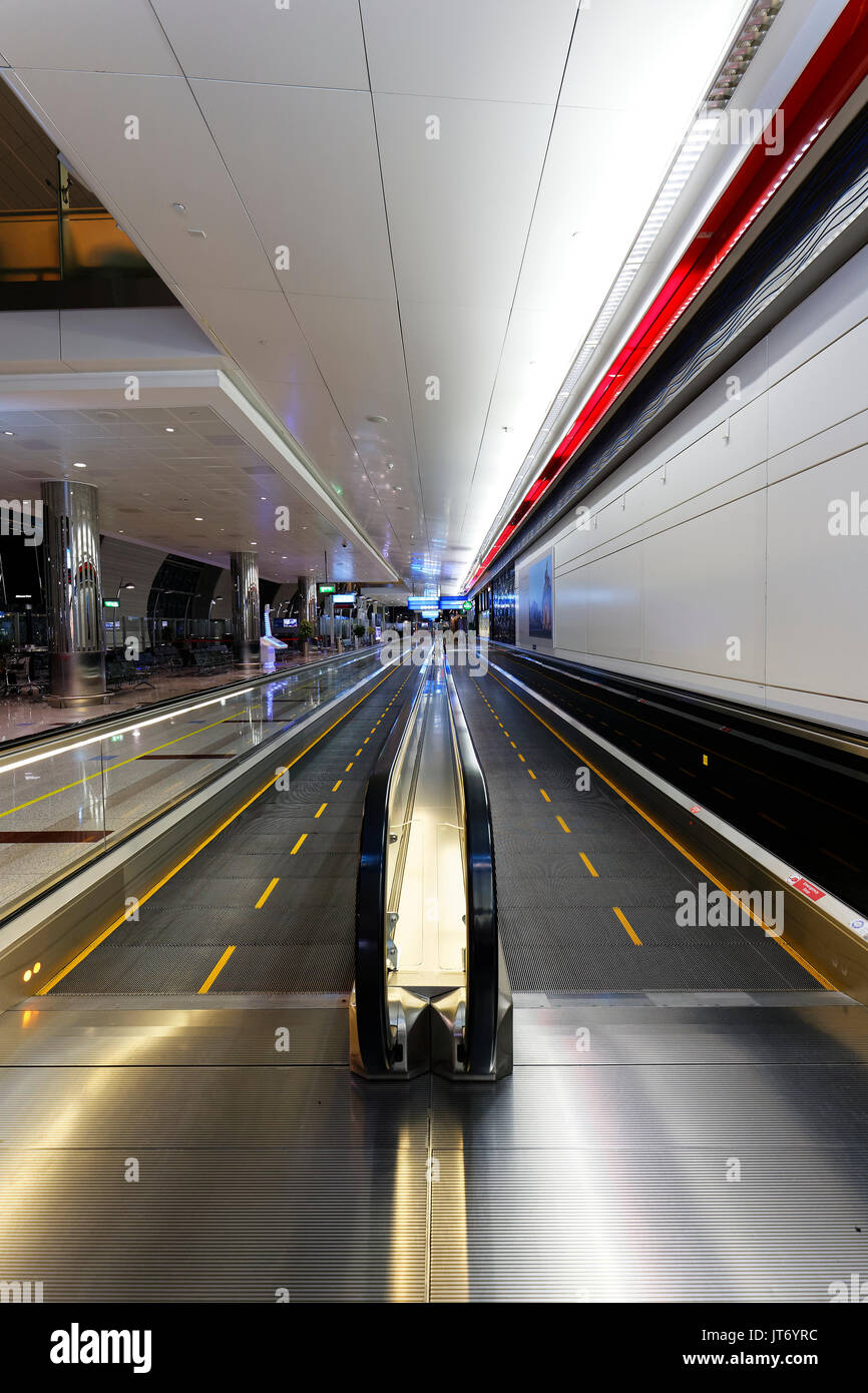 Rolltreppe, Dubai International Airport, Vereinigte Arabische Emirate. Stockfoto