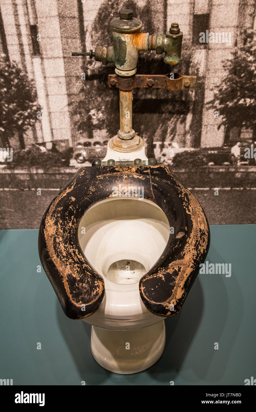 Retro Toiletten an Toto wc Museum - Japan ist eines der modernsten Toiletten der Welt. Die toto-Museum ist der Geschichte der bündig gewidmet Stockfoto