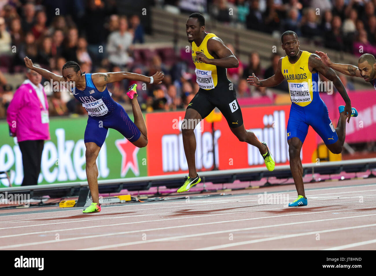 London, Großbritannien. 7. August 2017. Aries Merritt, USA, Hansle Pergament, Jamaika, Shane Brathwaite, Barbados, und Garfield Darien, Frankreich, in der die Männer 110m Hürden Finale an Tag vier der IAAF London 2017 Weltmeisterschaften am London Stadion. Credit: Paul Davey/Alamy leben Nachrichten Stockfoto