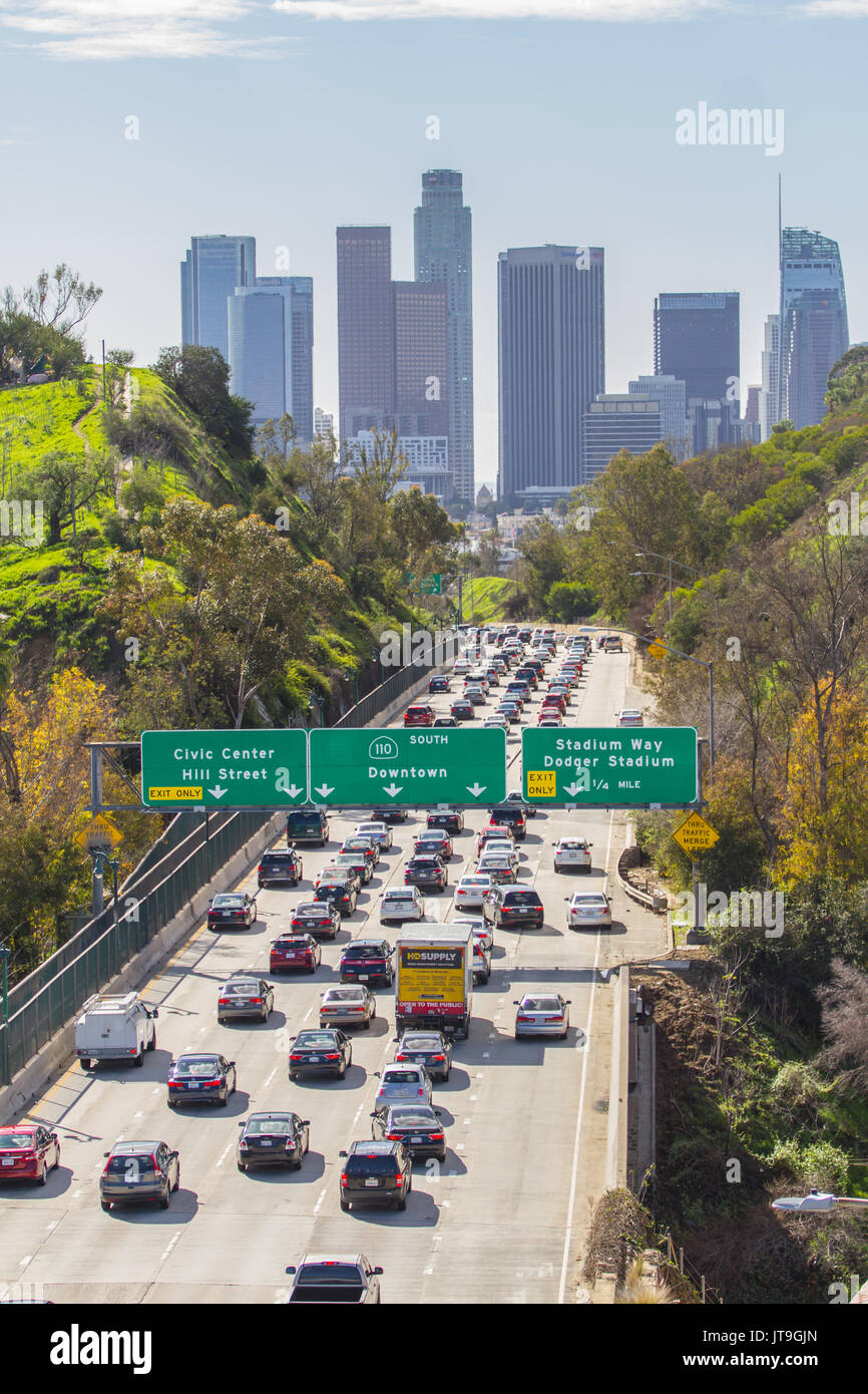 Die Skyline von Downtown Los Angeles, Kalifornien. Los Angeles ist die bevölkerungsreichste Stadt im US-Bundesstaat Kalifornien. Stockfoto