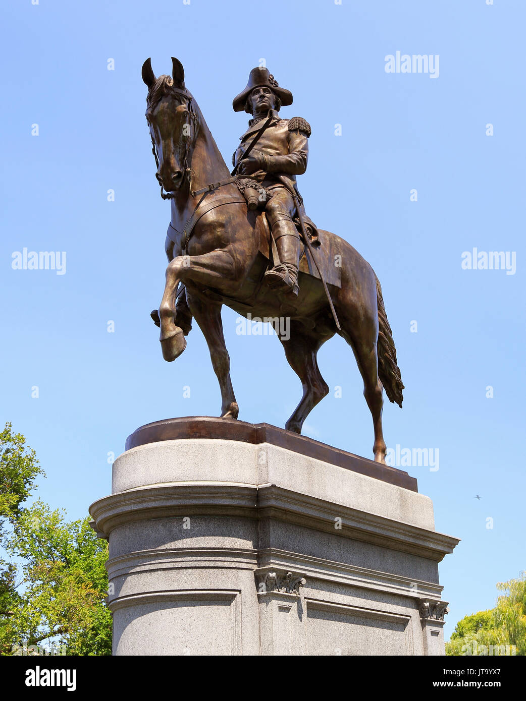 BOSTON, USA - August 06, 2017: Die George Washington Statue in Boston Public Garden ist eines der schönsten Denkmäler der Stadt. Stockfoto