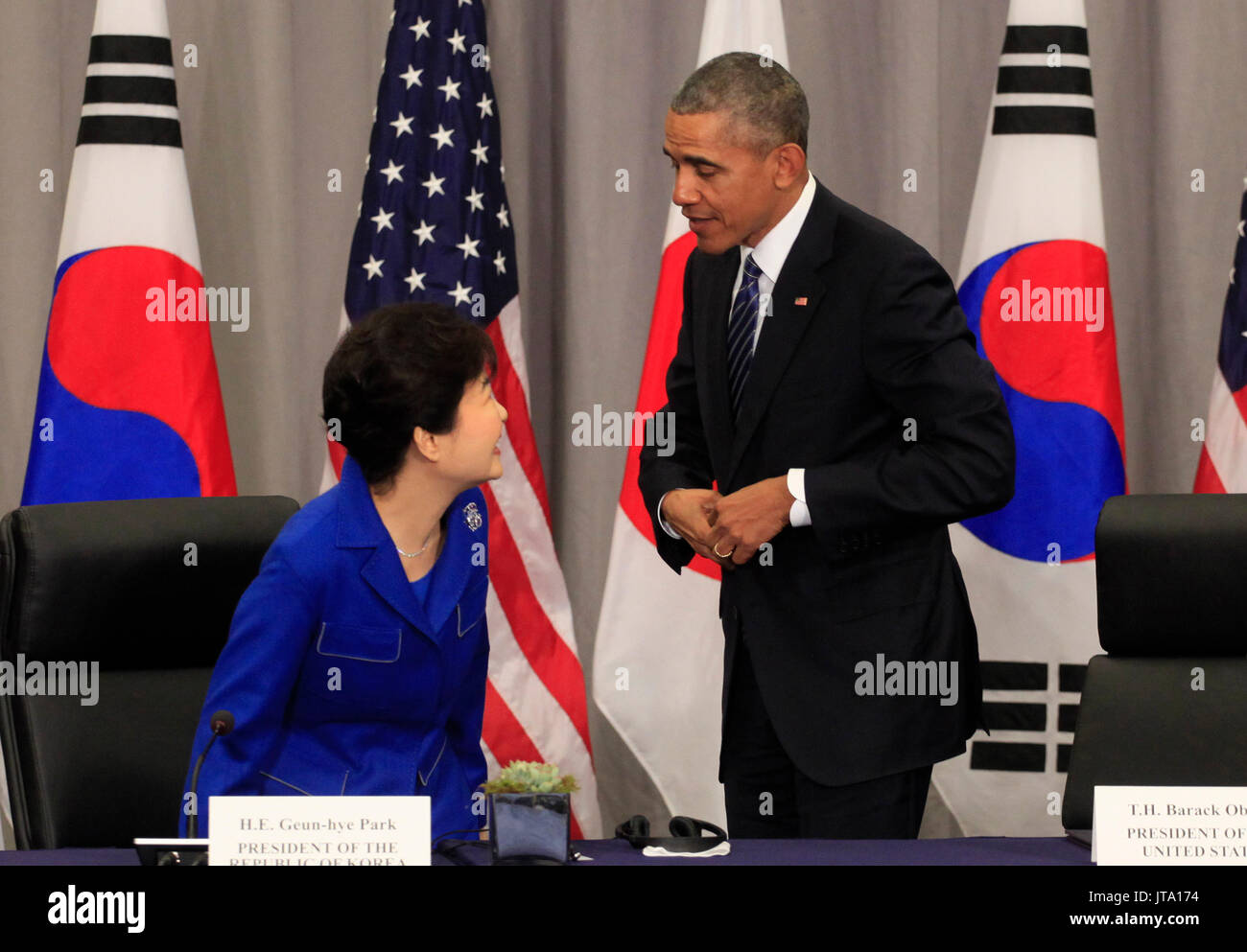 Präsidenten der Vereinigten Staaten Barack Obama besucht eine trilaterale Treffen mit Präsident Park Geun-Hye der Republik Korea bei der Nuclear Security Summit in Washington, DC am 31. März 2016. Credit: Dennis Brack/Pool über CNP/MediaPunch Stockfoto