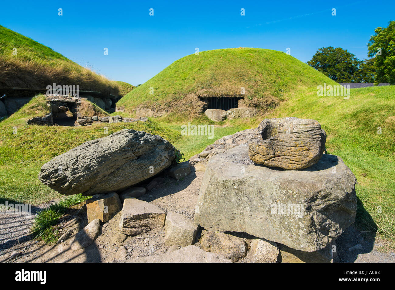 Knowth, Jungsteinzeit passage Grave, UNESCO, prähistorische Bru Na Boinne, das Tal des Flusses Boyne, Grafschaft Meath, Leinster, Irland Stockfoto