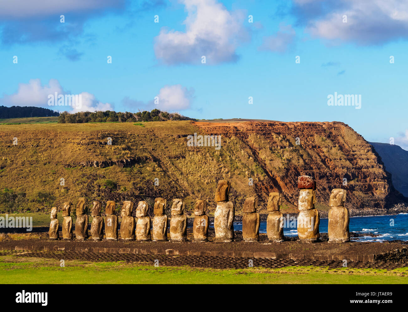 Moais in Ahu Tongariki, Rapa Nui Nationalpark, UNESCO Weltkulturerbe, Osterinsel, Chile Stockfoto