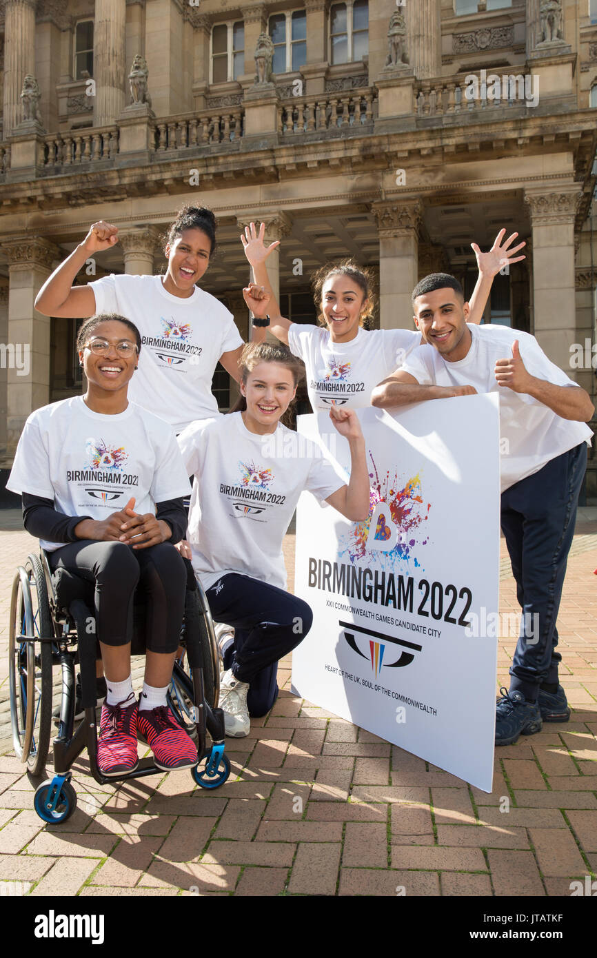 Fünf Athleten Unterstützung der Birmingham 2022 Commonwealth Games Angebot Stockfoto