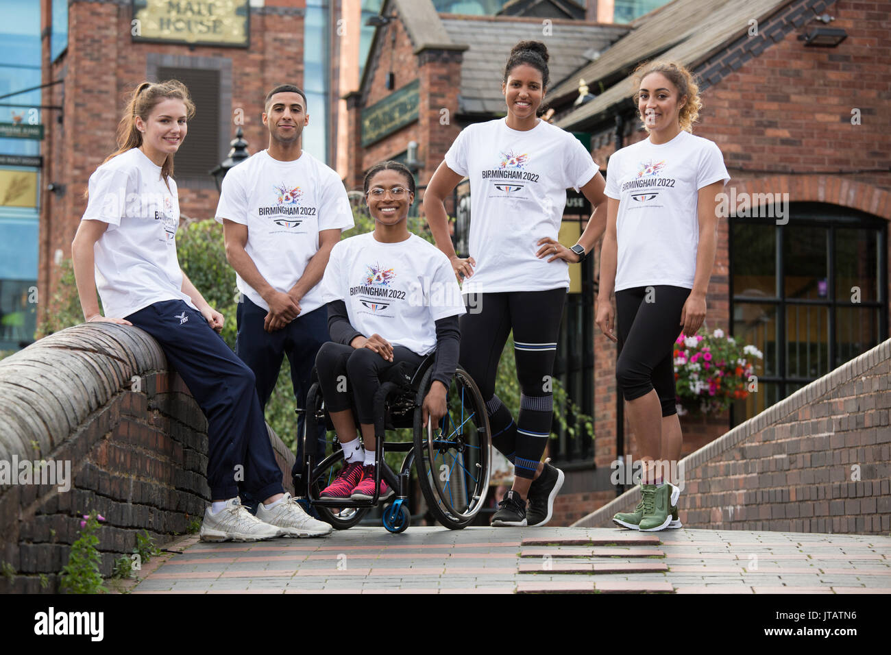 Fünf Athleten Unterstützung der Birmingham 2022 Commonwealth Games Angebot Stockfoto