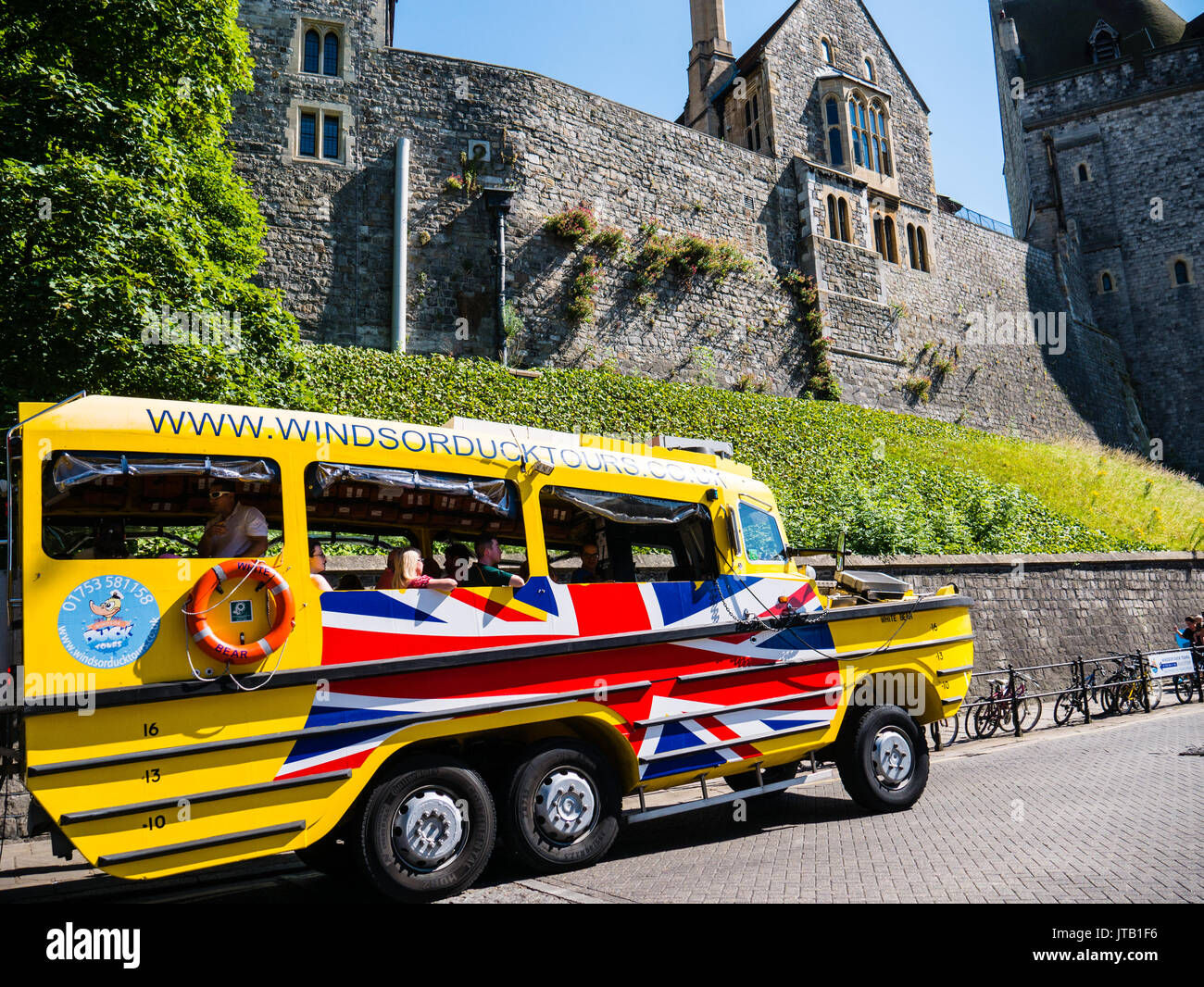 Windsor Duck Tours, Schloss Windsor, Windsor, Berkshire, England Stockfoto