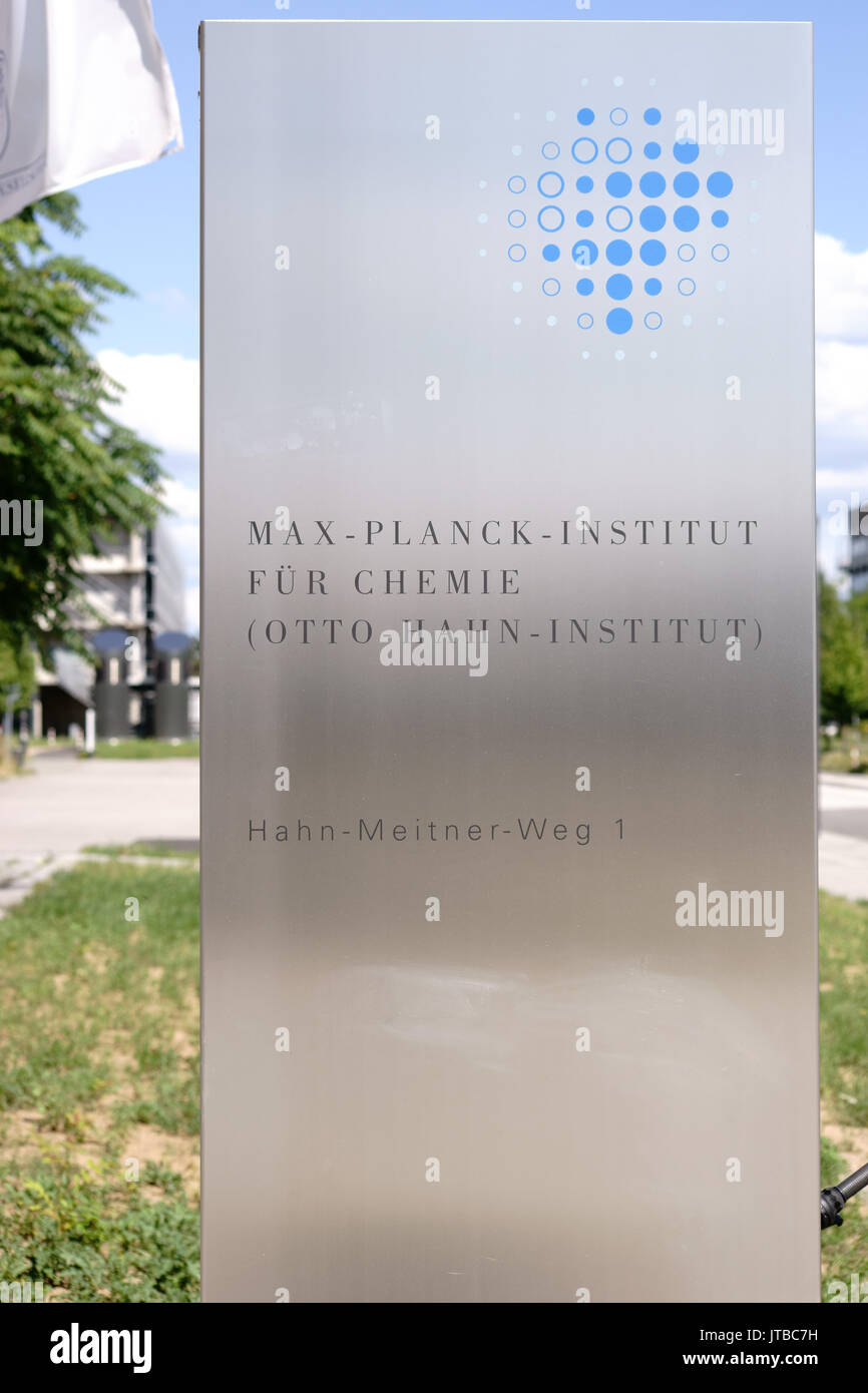 Mainz, Deutschland - August 06, 2017: Das eingangsschild des Max-Planck-Instituts für Chemie, die Otto-Hahn-Institut, auf dem Gelände der Johannes Stockfoto