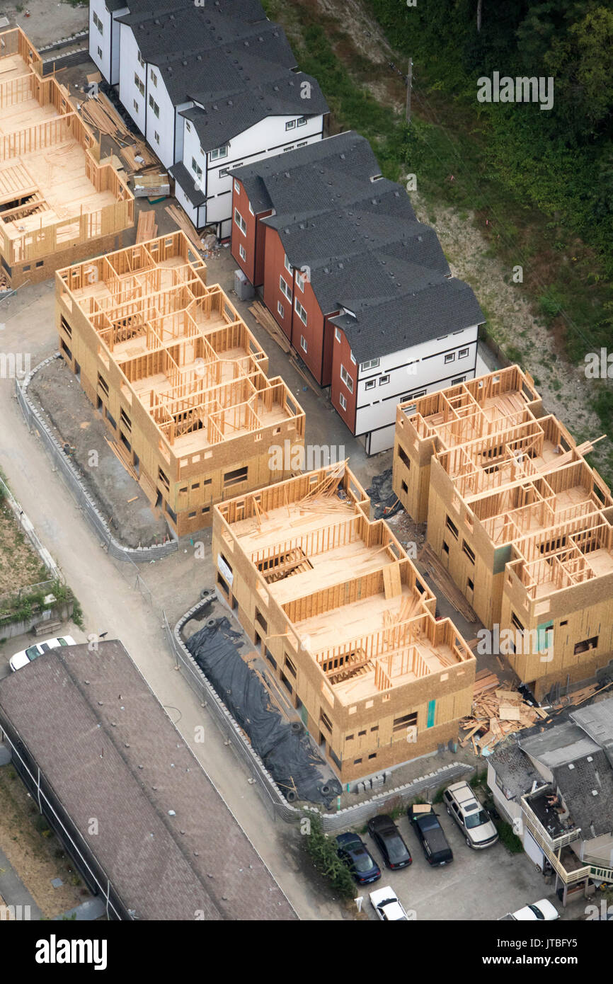 Luftbild der Neuen Timber Frame Gehäuse an Rainier Vista, Seattle, Washington State, USA gebaut werden Stockfoto