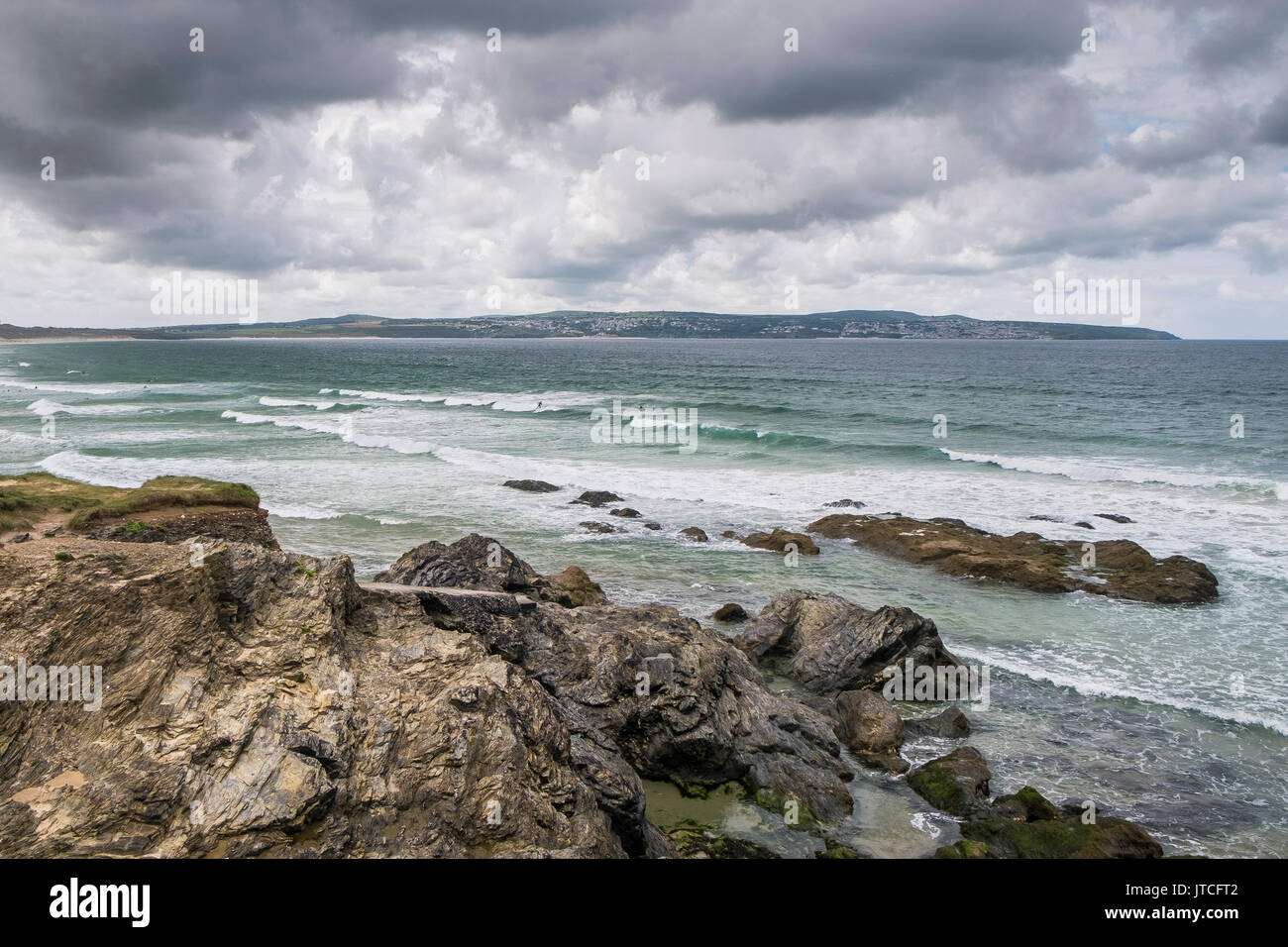 St Ives Bay von Gwithian Towans in Cornwall gesehen. Stockfoto