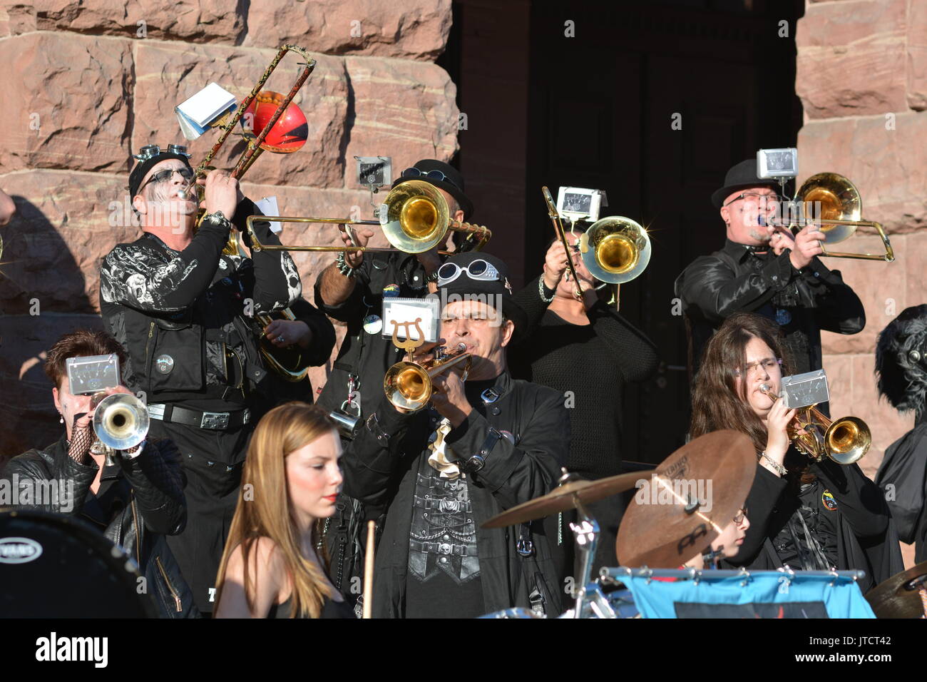 Mainz, Deutschland - 11 November, 2015 - Eröffnung des Karnevals Saison mit Marching samba Band Stockfoto