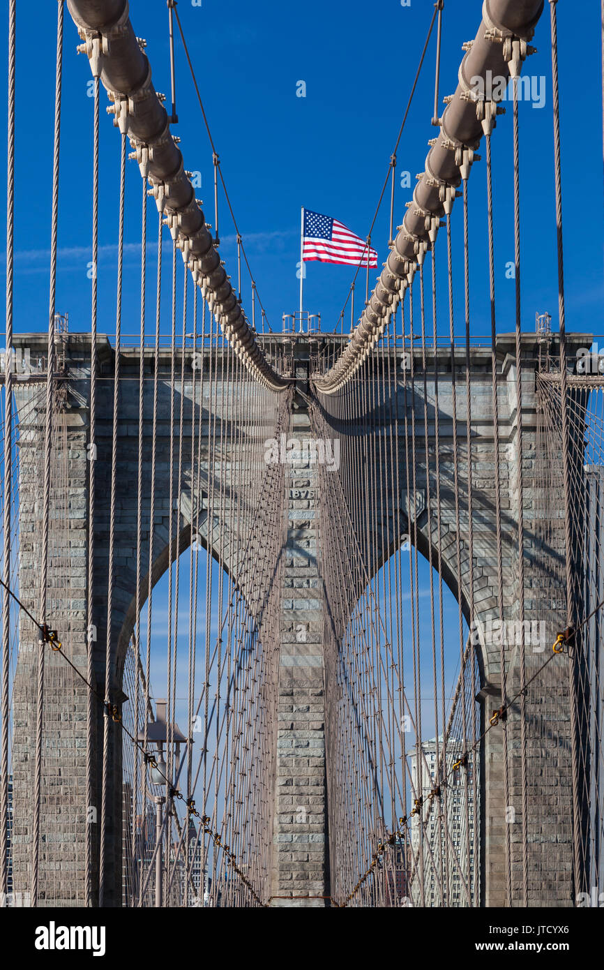 Geht Die Brooklyn Bridge über Den East River Brooklyn Bridge: Ein Blick auf die Brooklyn Bridge in New York City